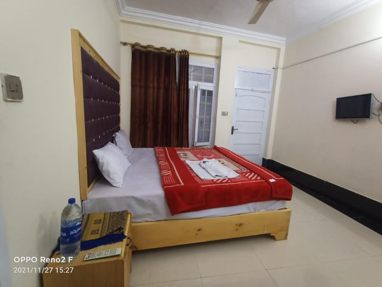 Standard Double Room - Photo 10