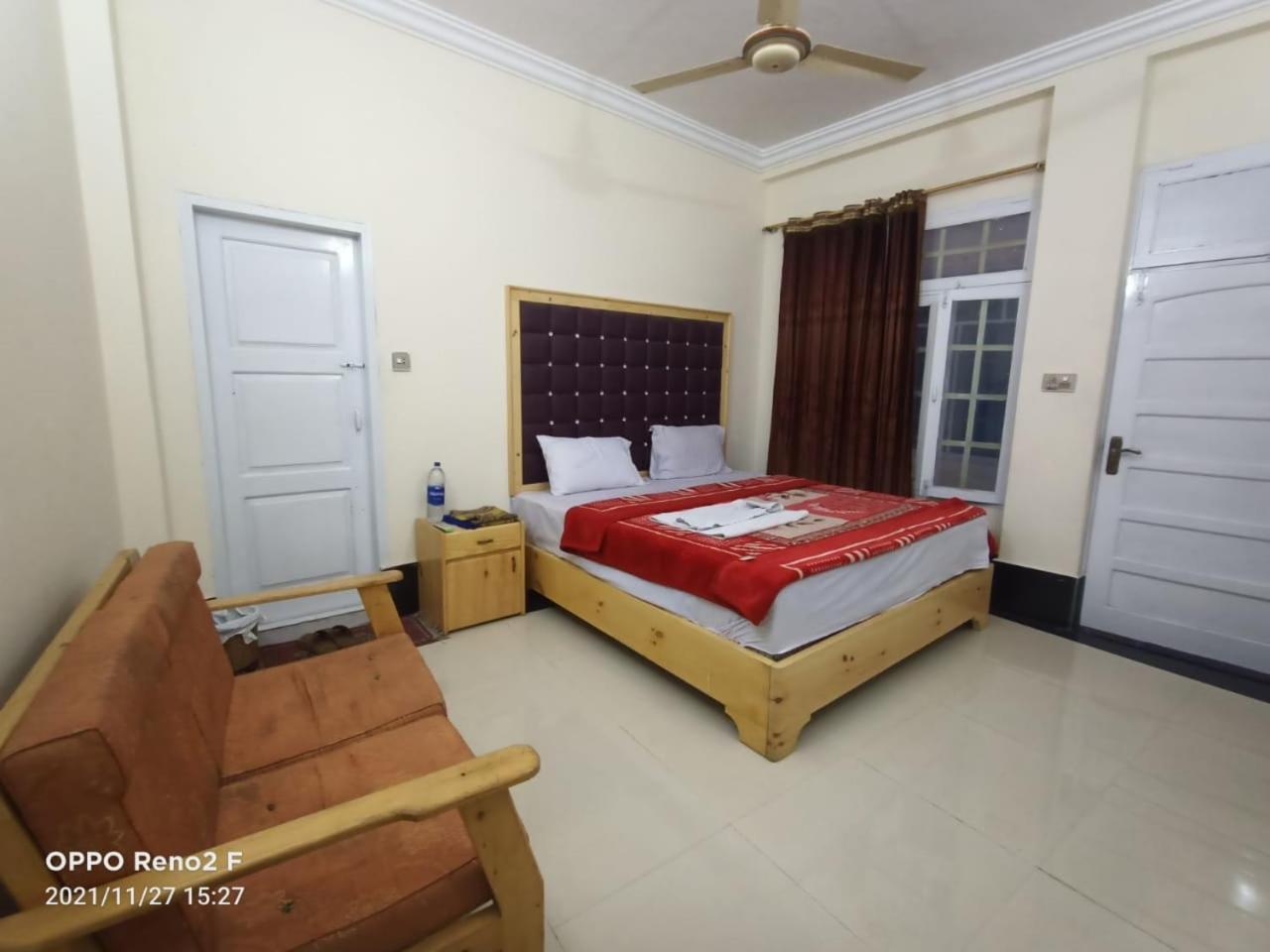 Standard Double Room - Photo 8
