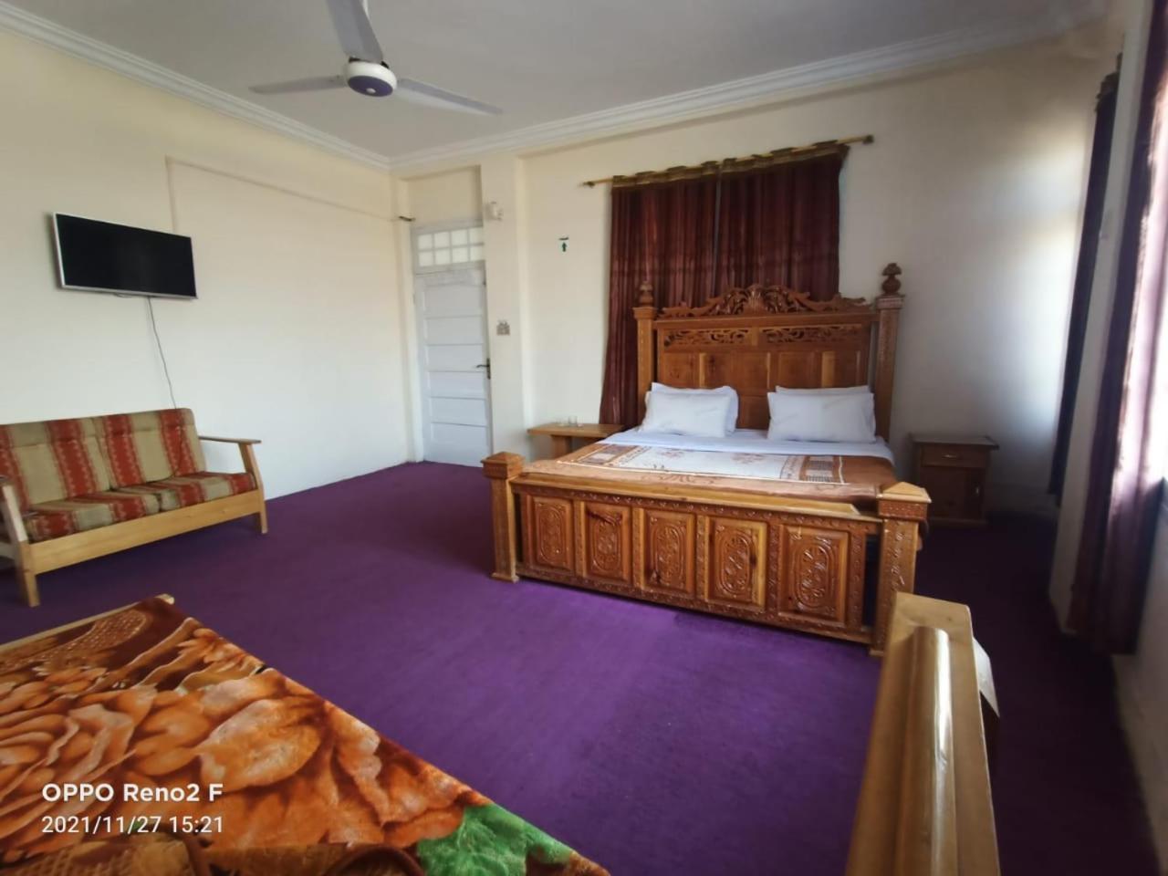 Standard Double Room - Photo 11