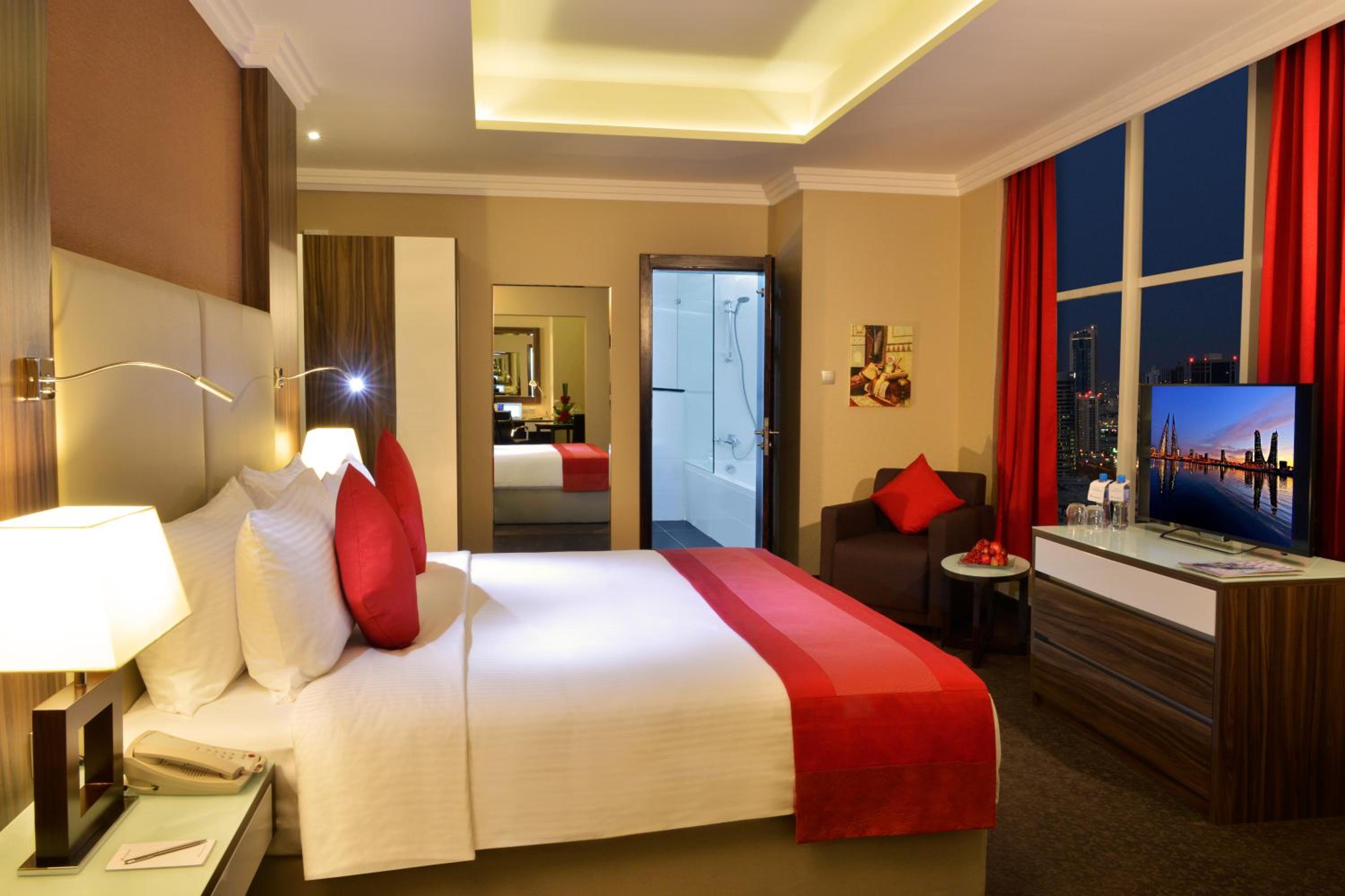 Deluxe Suite photo 2