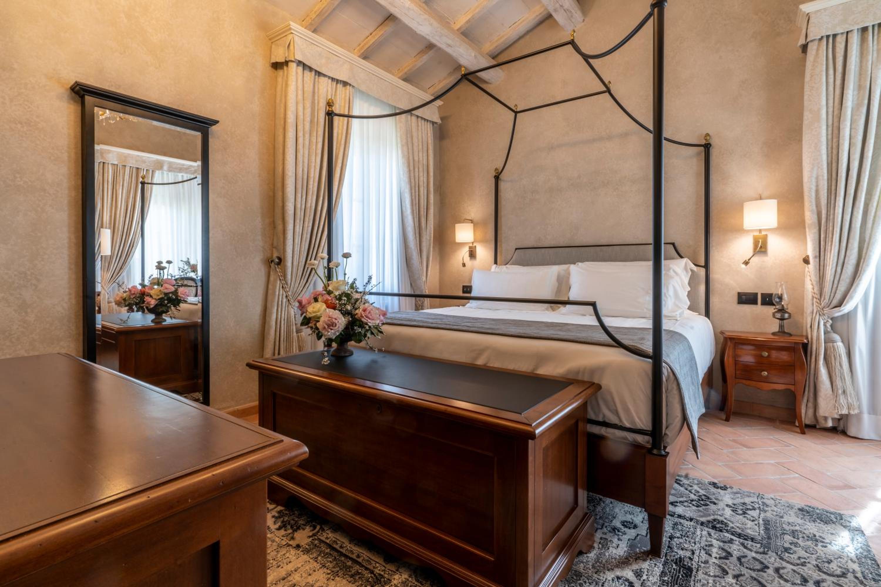 Junior Suite - Photo 1