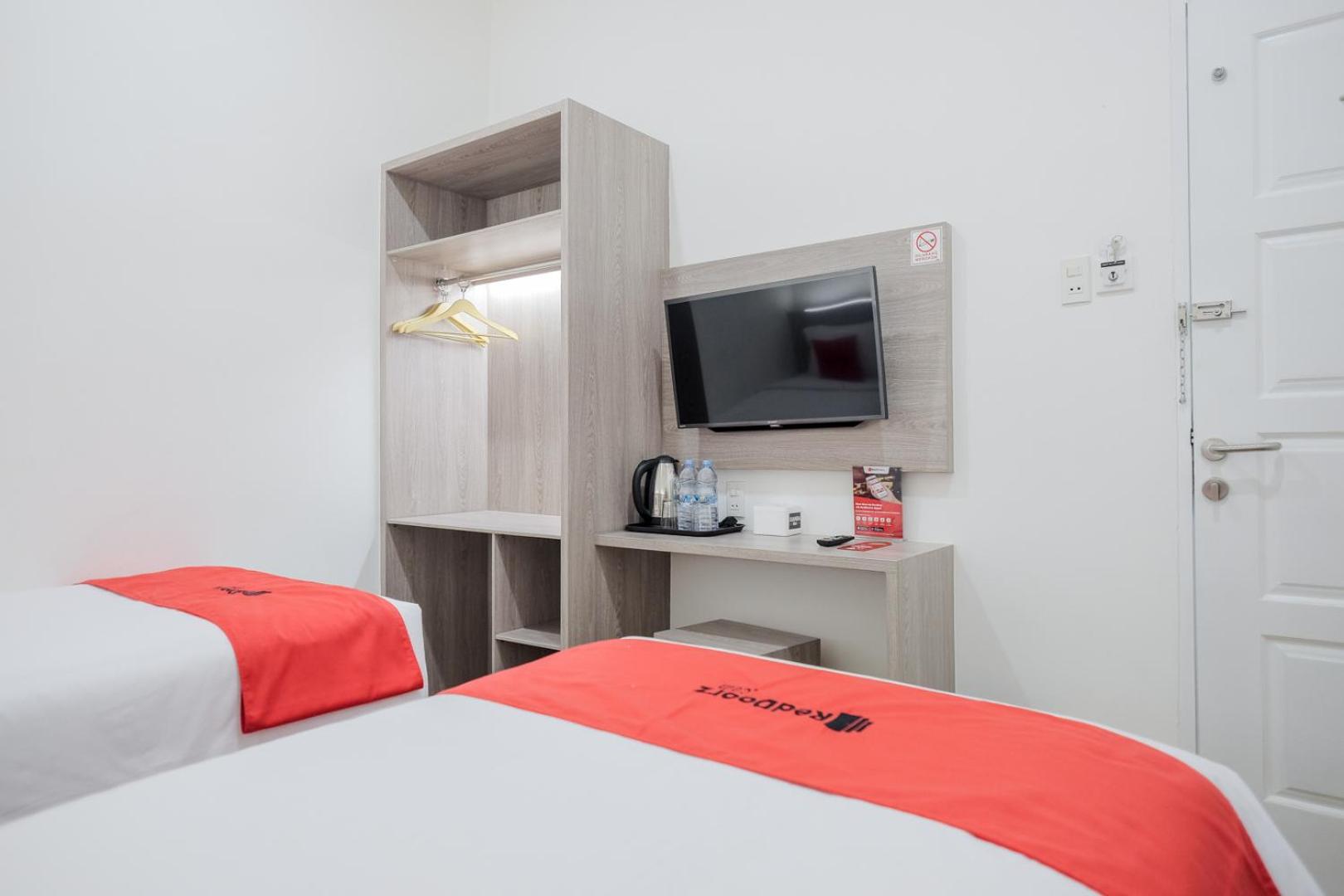 Twin Room - Photo 2