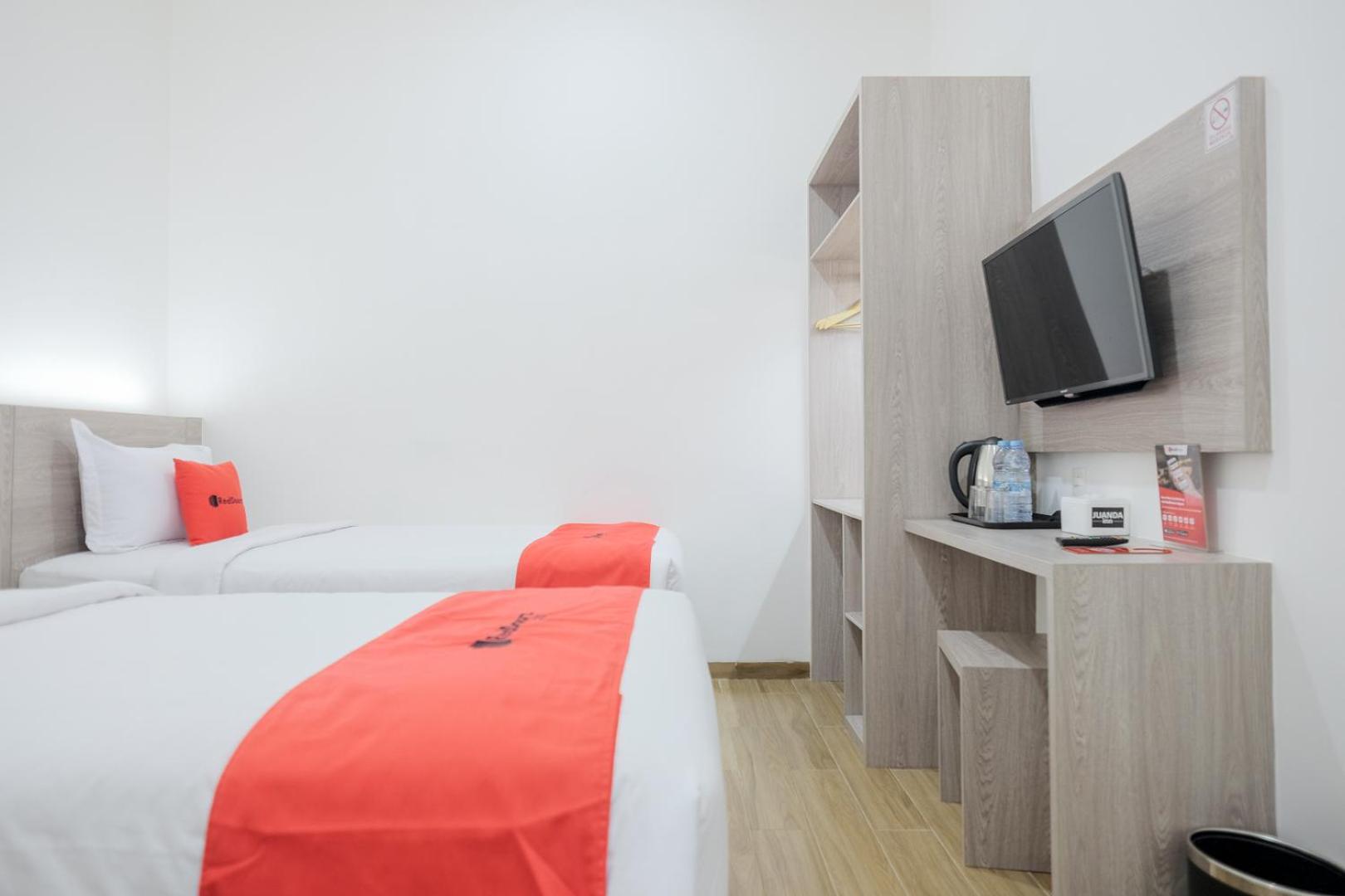 Twin Room - Photo 3