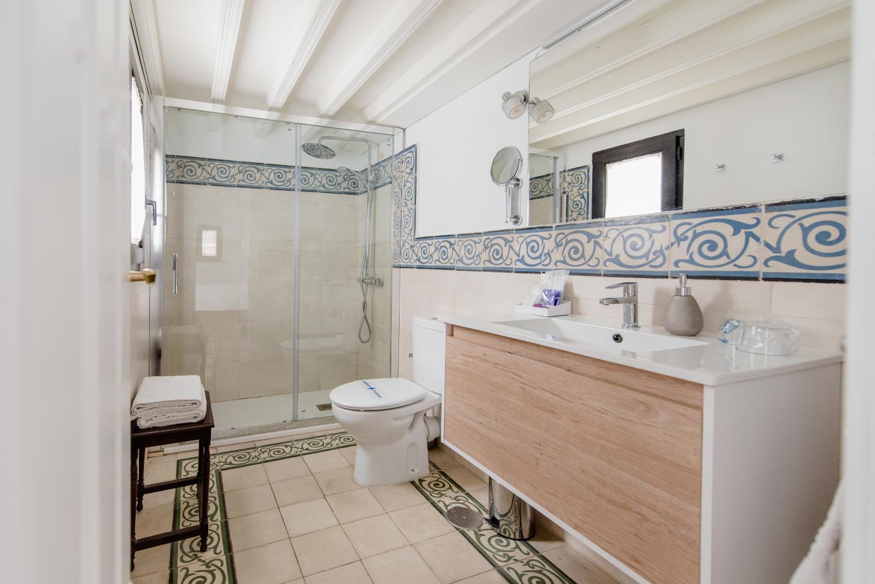 Standard Double Room - Photo 5