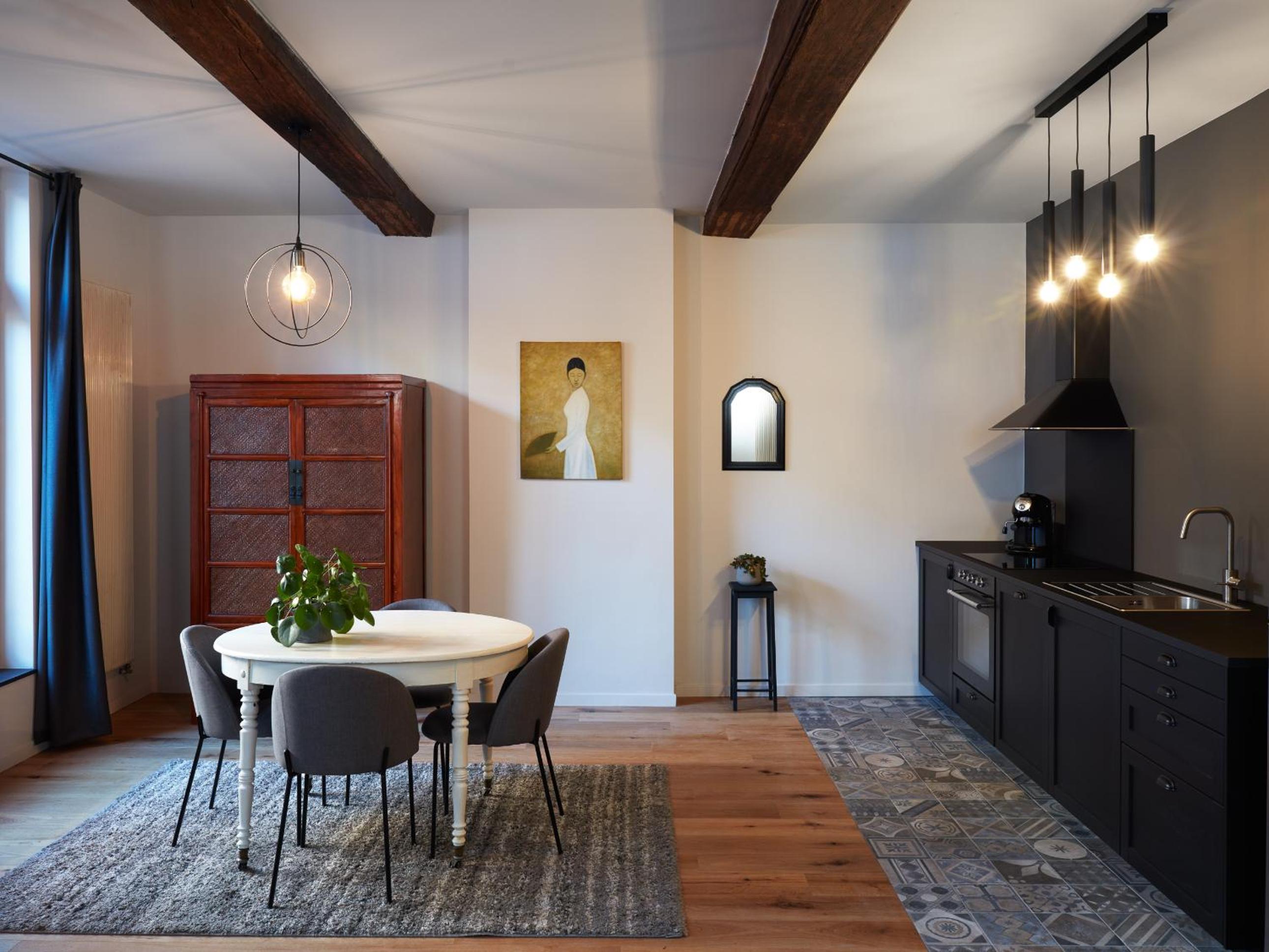One-Bedroom Apartment - Photo 6