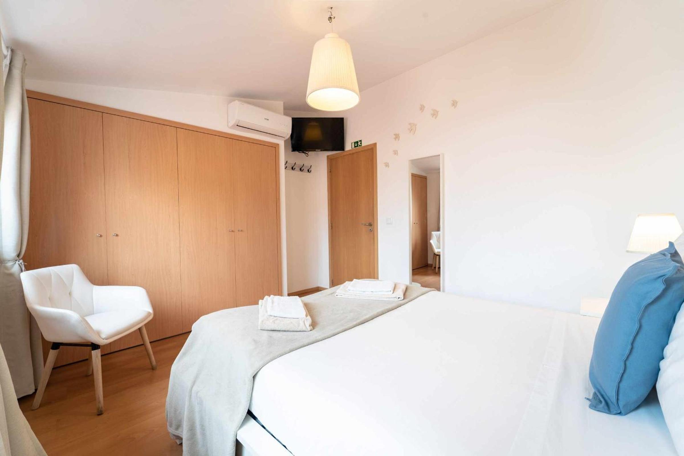 Double Room with Shared Bathroom photo 3
