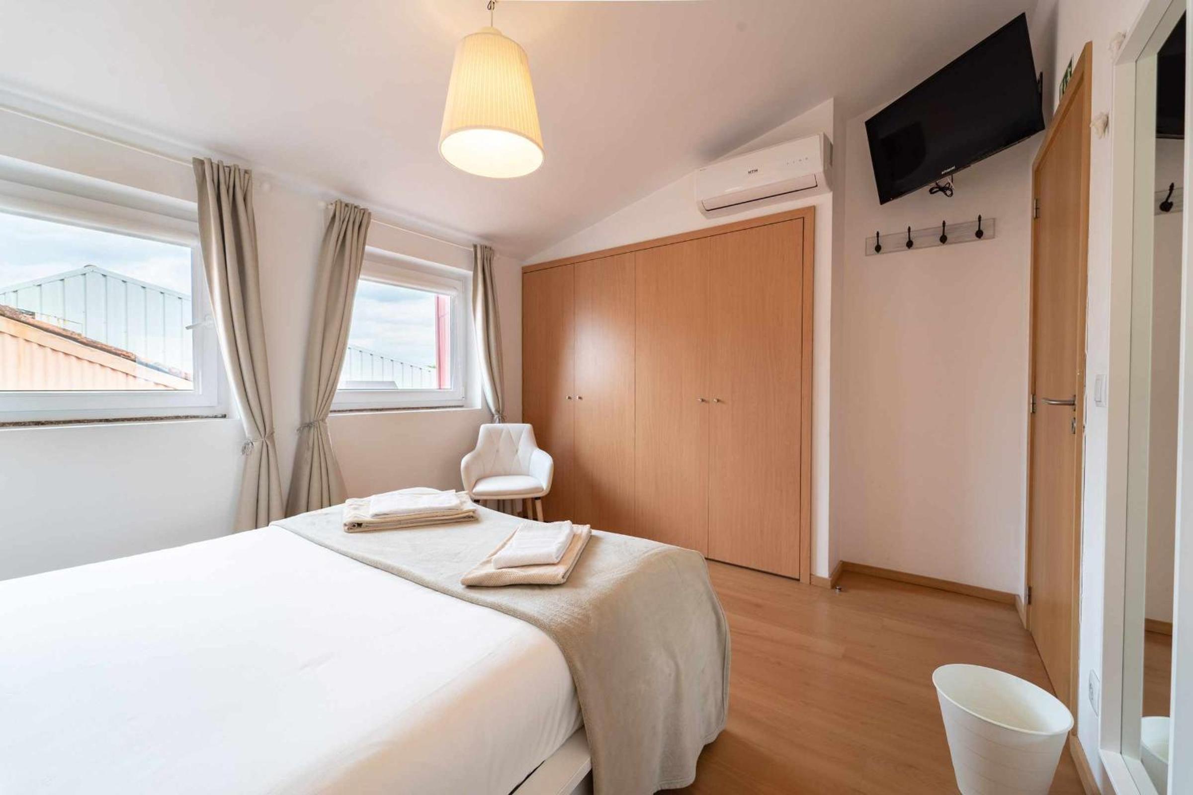 Double Room with Shared Bathroom photo 2