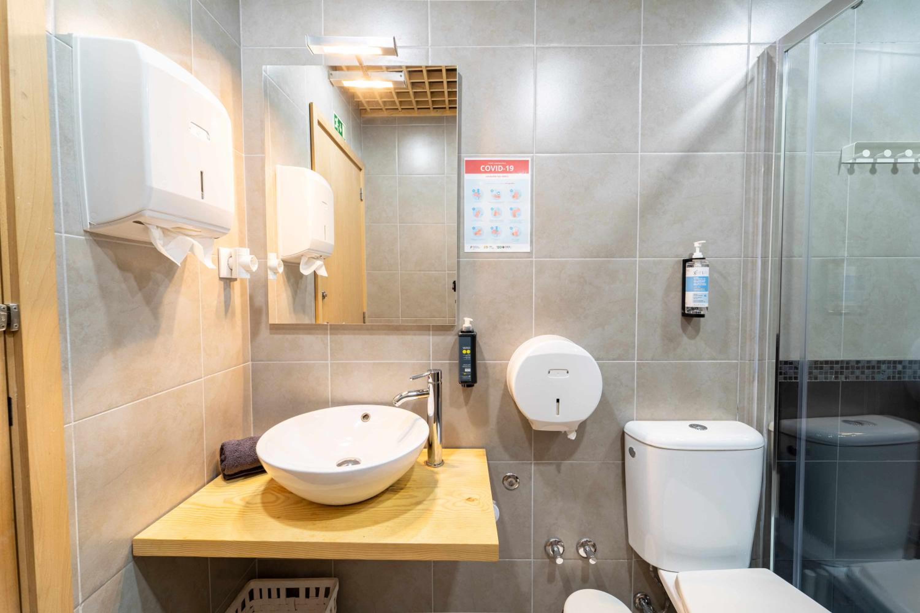 Double or Twin Room with Shared Bathroom photo 2