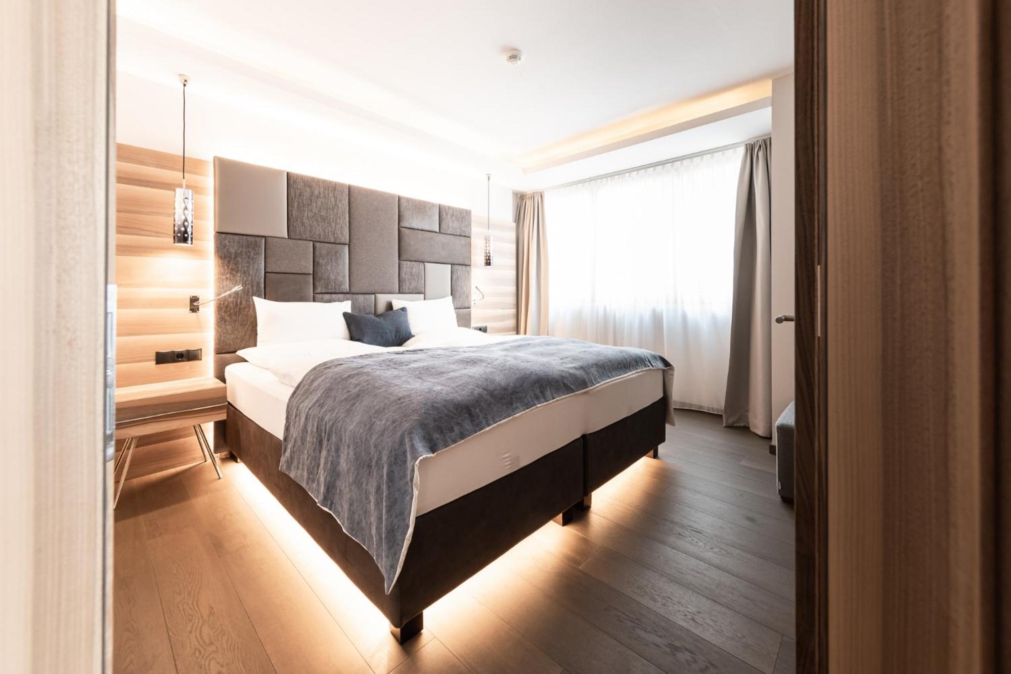 Deluxe Suite - Photo 7