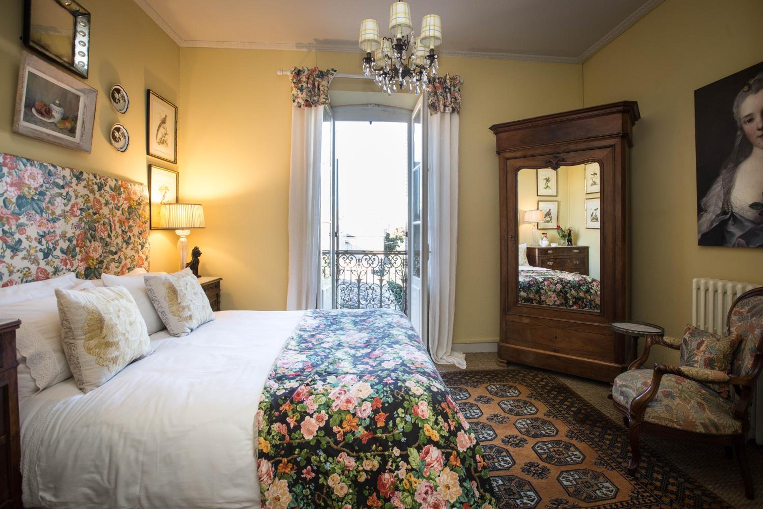 Standard King Room photo 2
