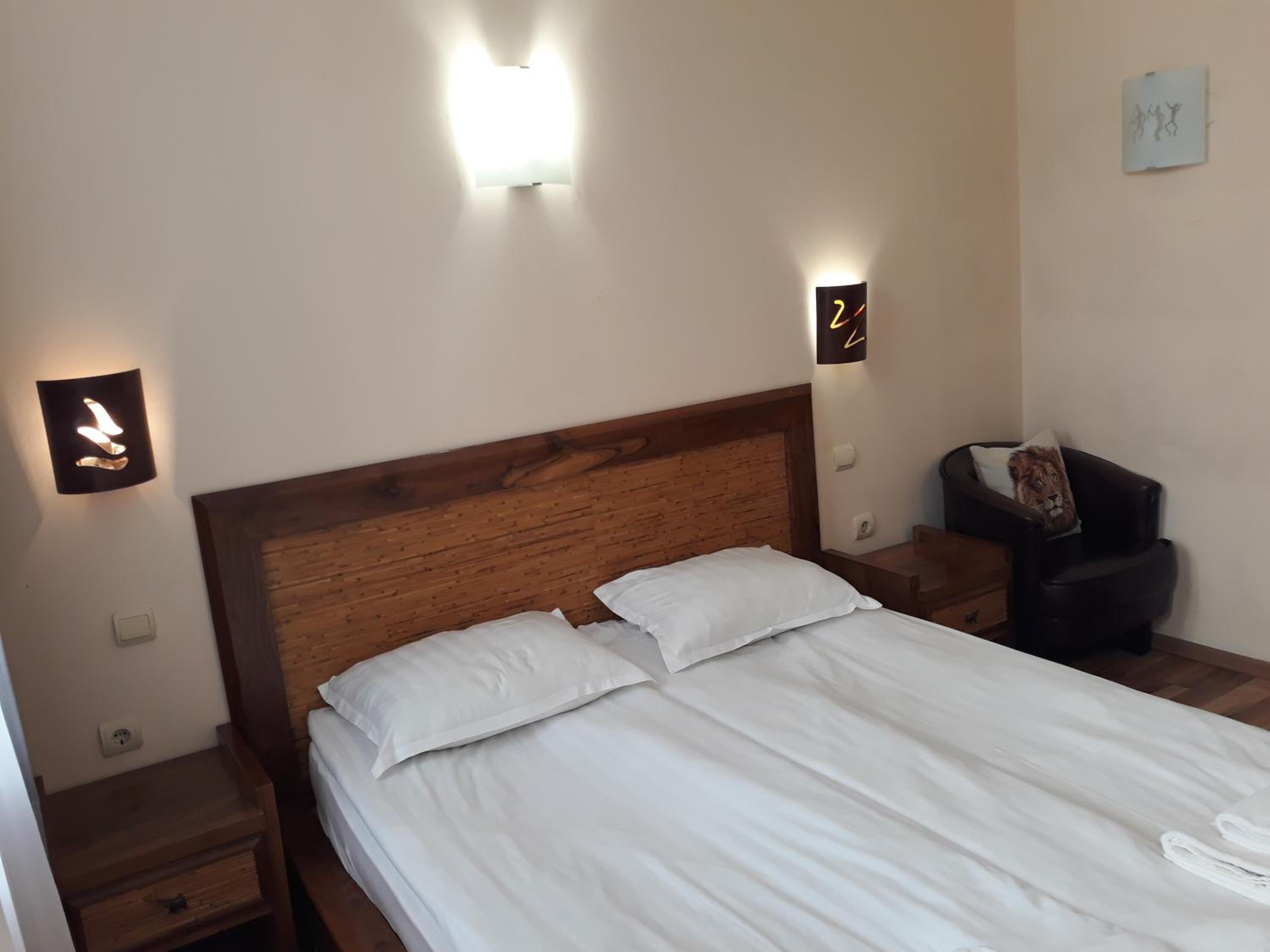 Queen Room with Balcony - Photo 1