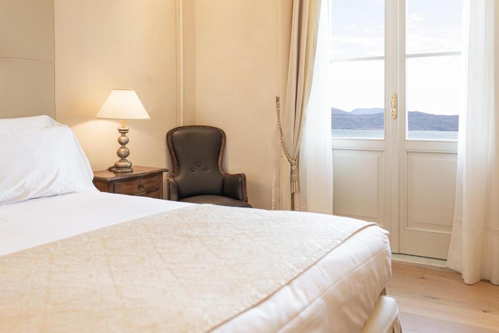 Superior Single Room with Lake View