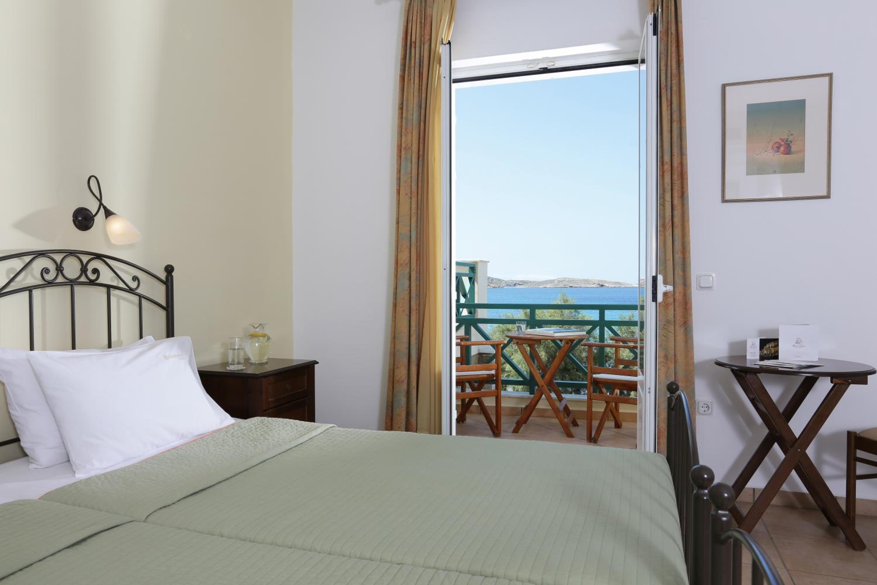 Double Room with Sea View - Photo 10