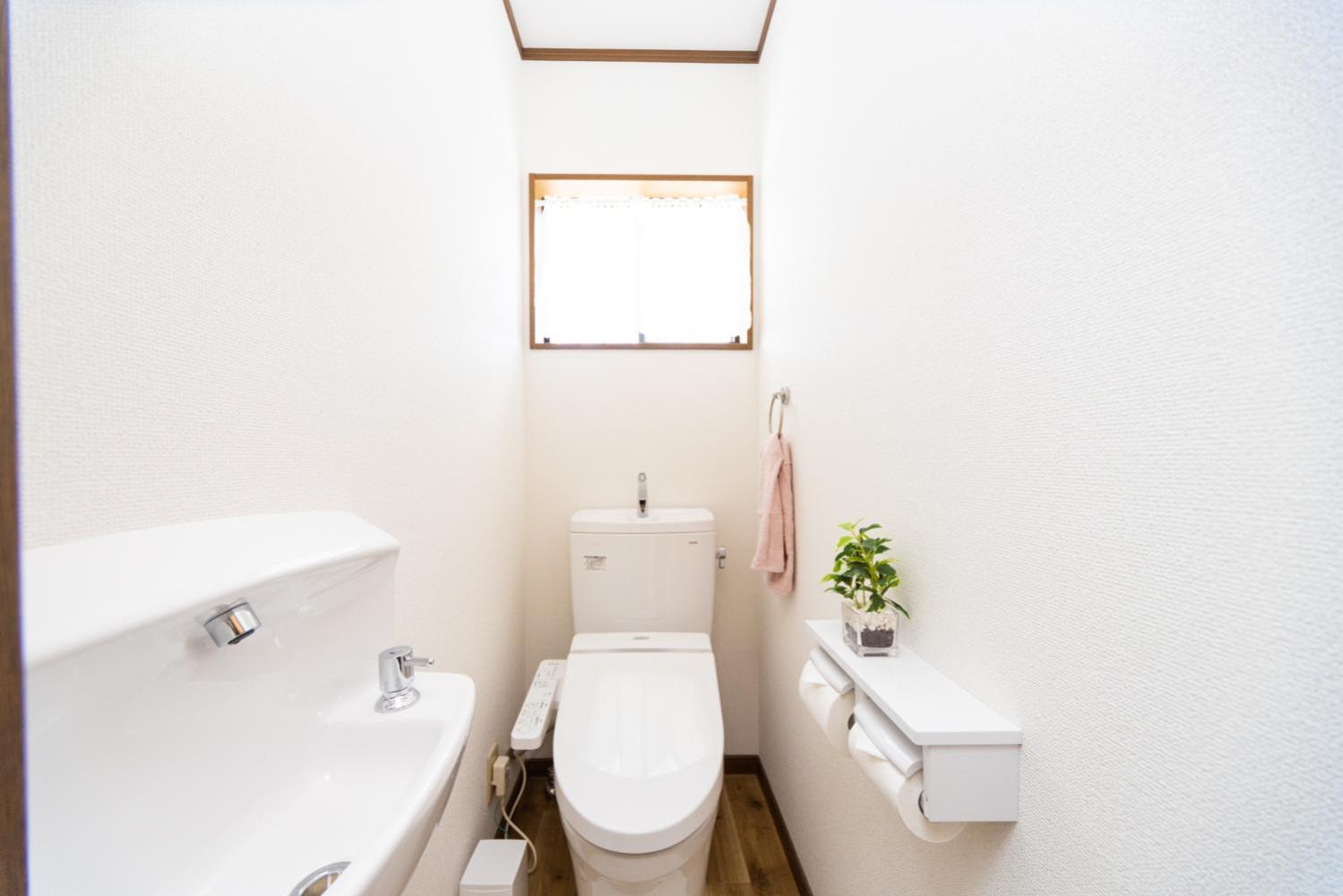 Three-Bedroom House - Photo 34