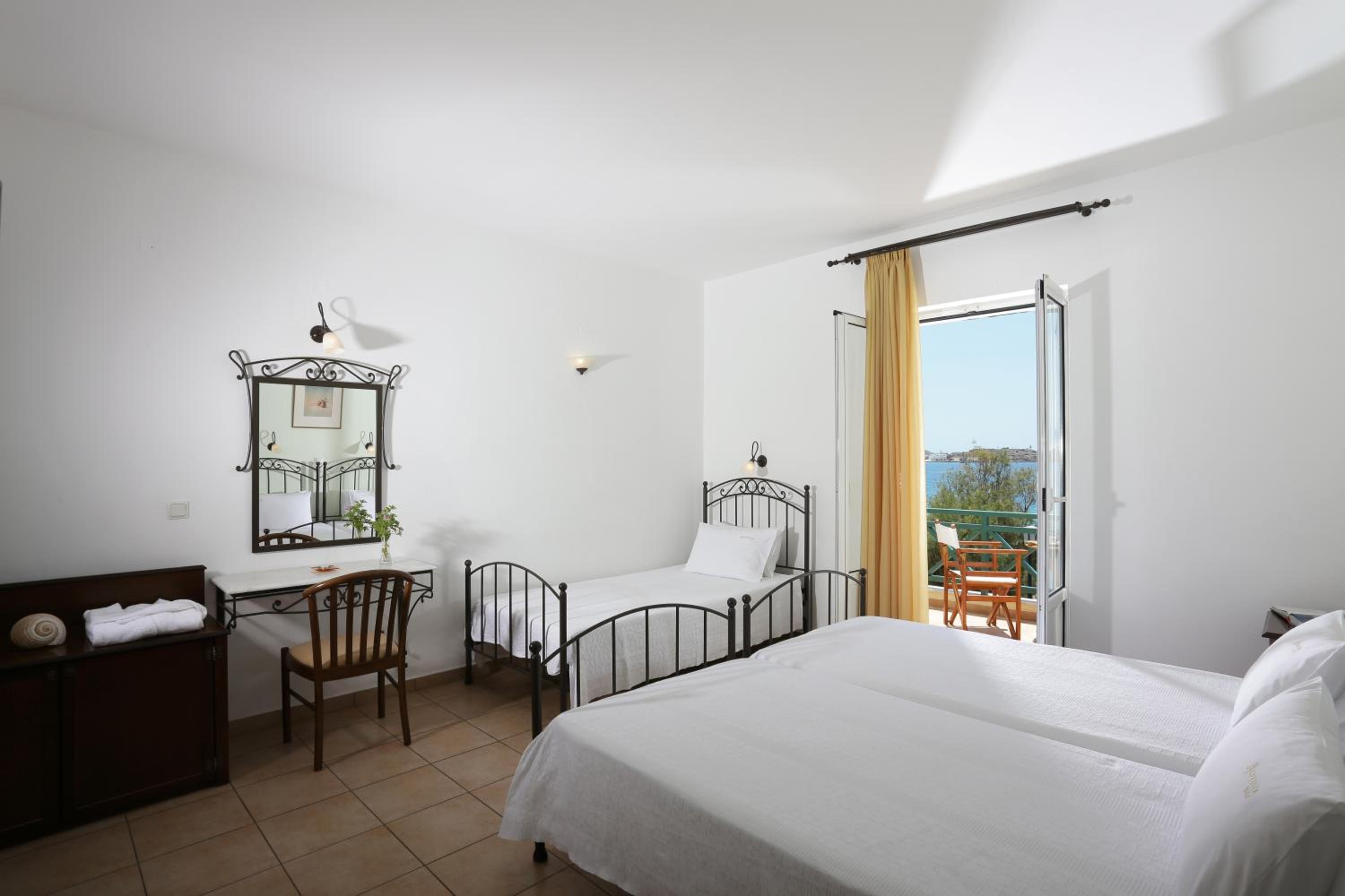 Double Room with Balcony and Sea View photo 1