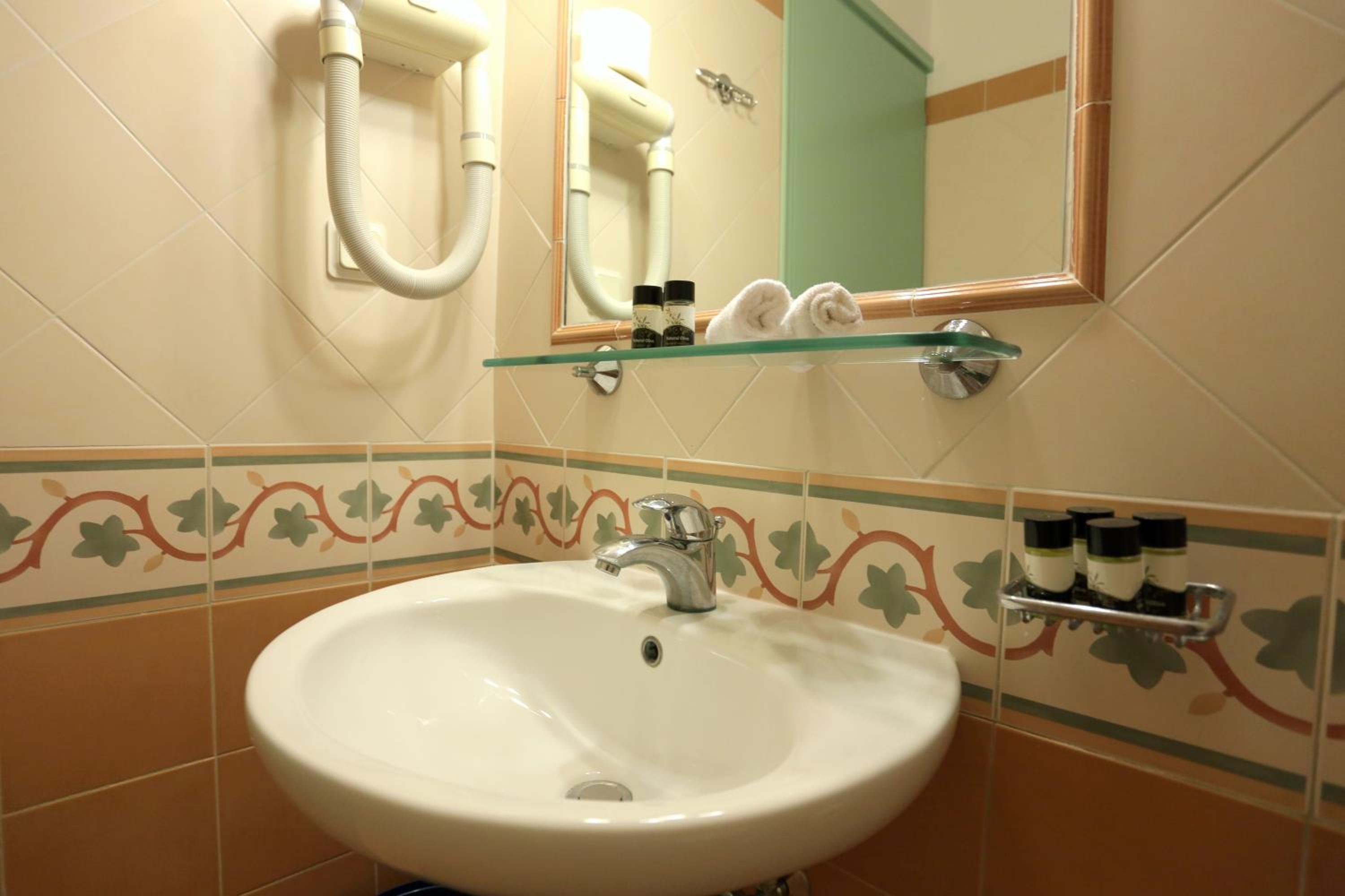 Double Room with Balcony and Sea View photo 3