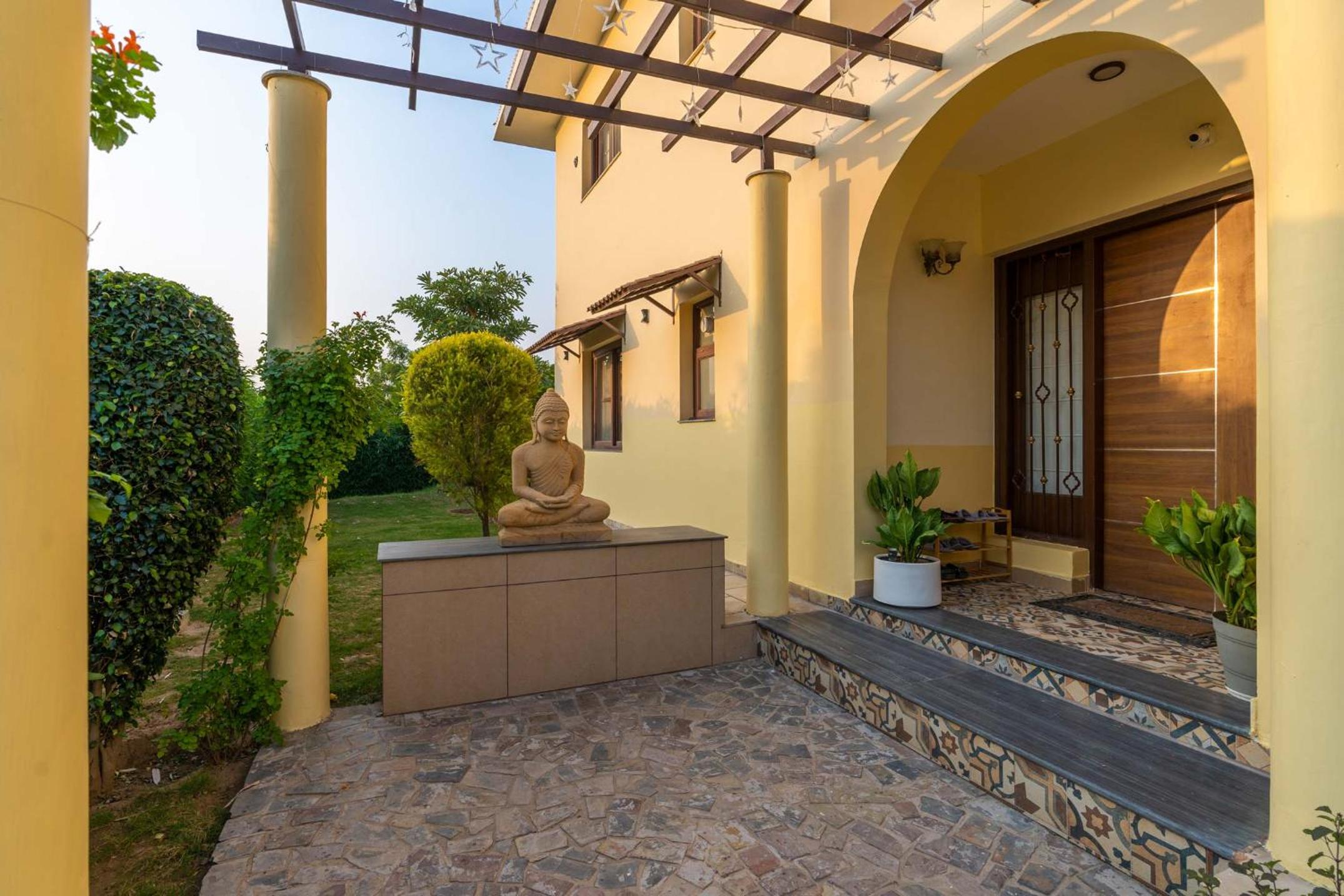 Villa photo 2
