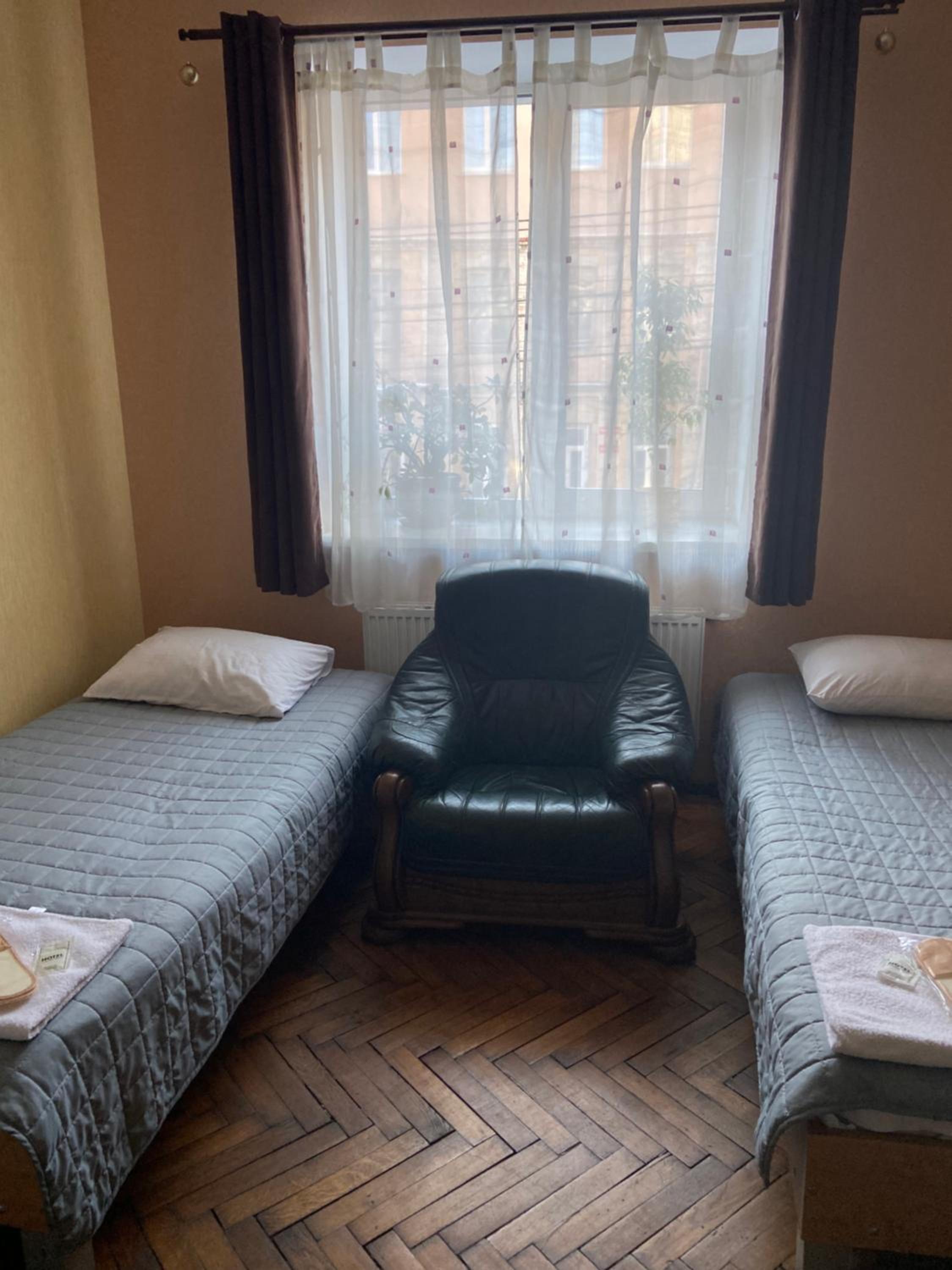 Twin Room with Shared Toilet