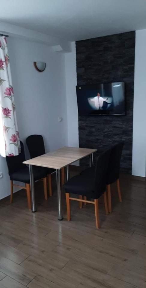 Studio with Terrace - Photo 8