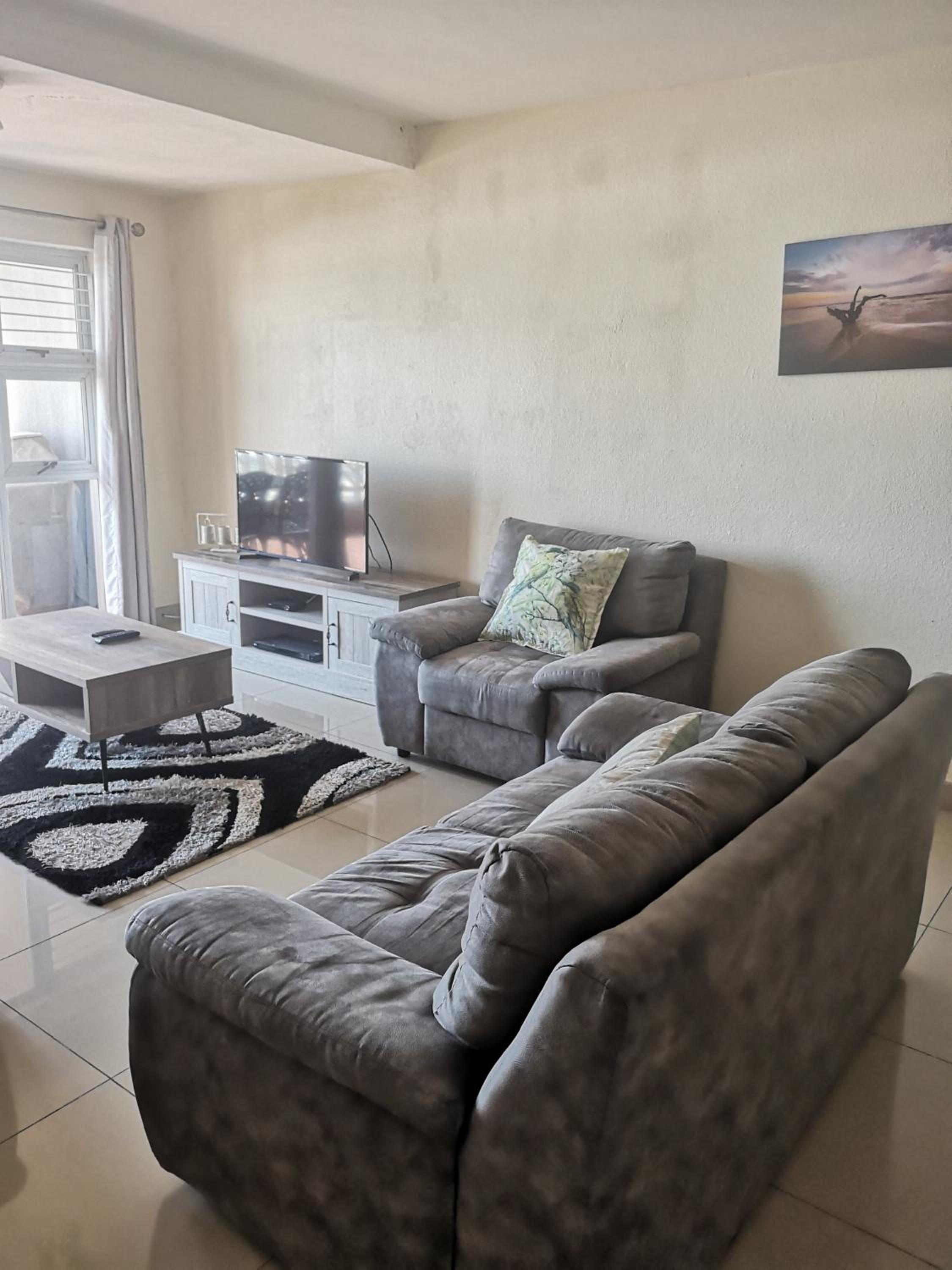 Apartment photo 2