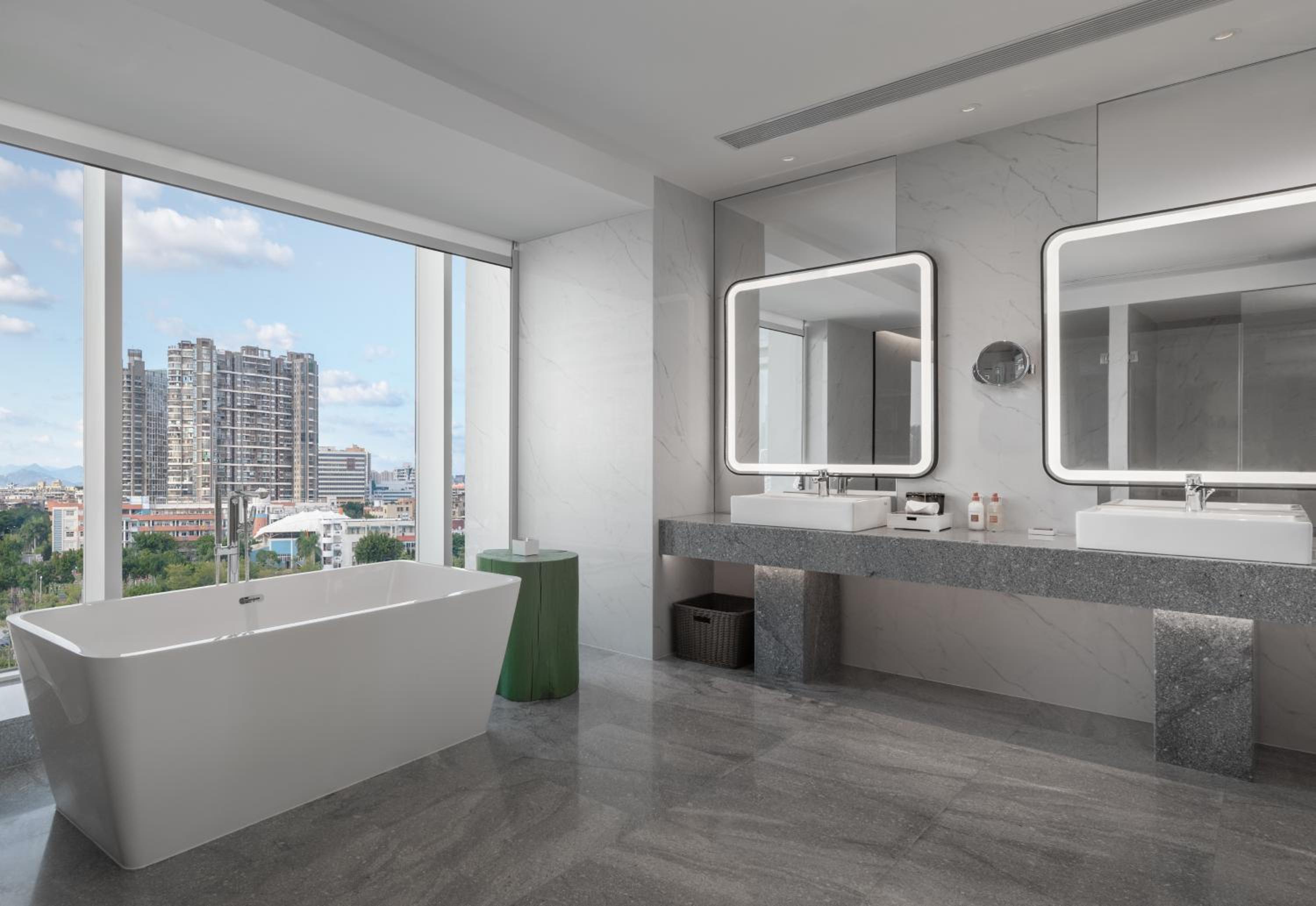 One-Bedroom King Suite - Sea View - Photo 3
