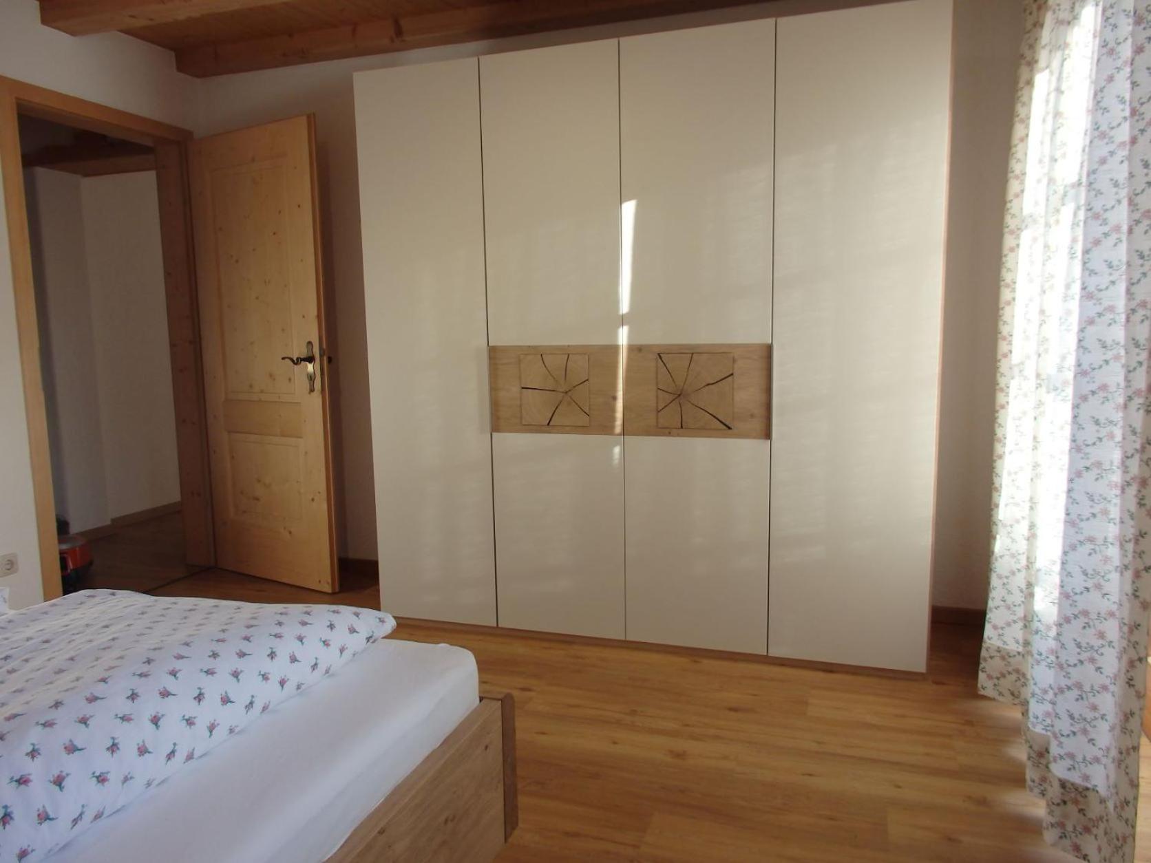 Apartment with Balcony photo 2