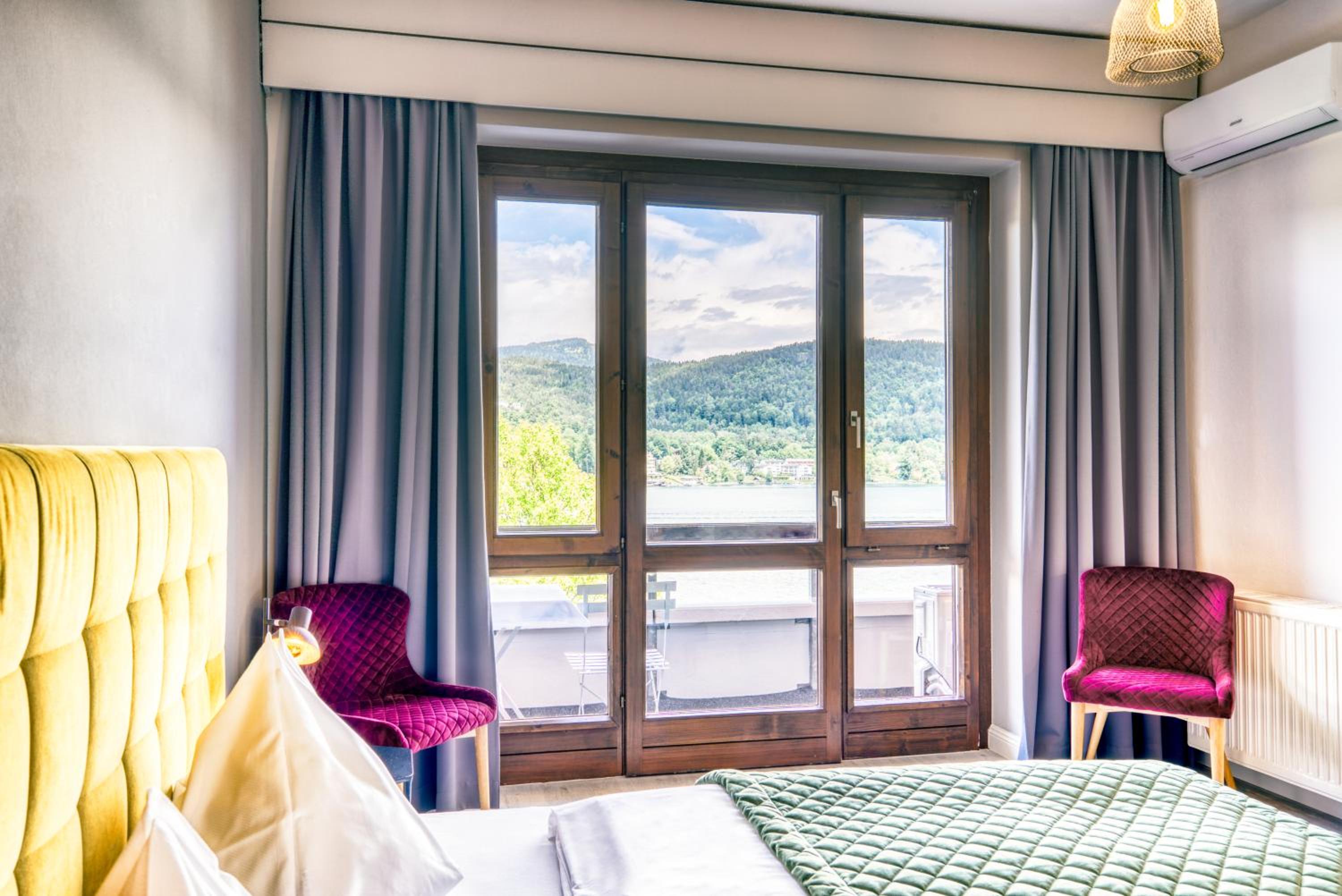 Superior Double Room with Lake View - Photo 1