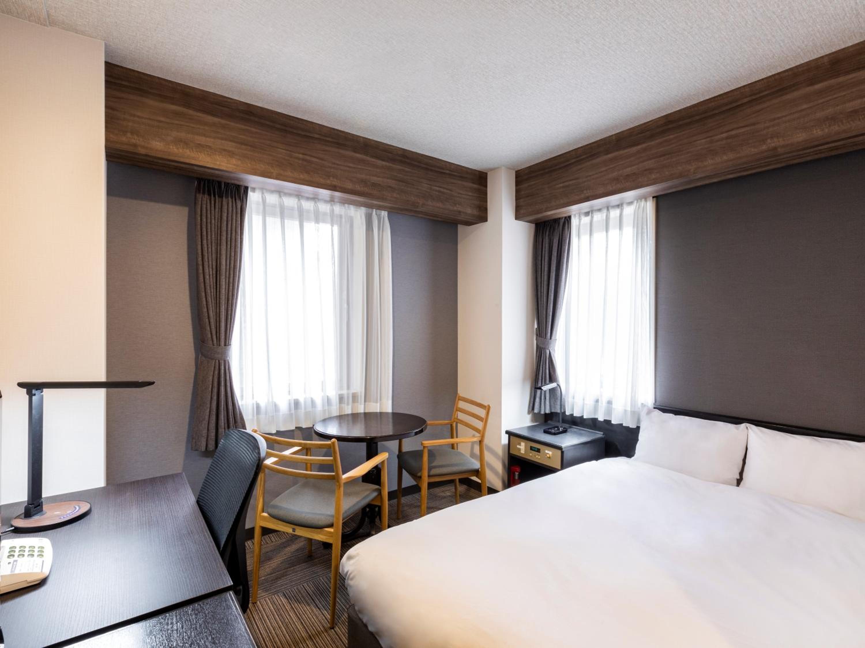 Double Room with Small Double Bed - Non-Smoking - Photo 5