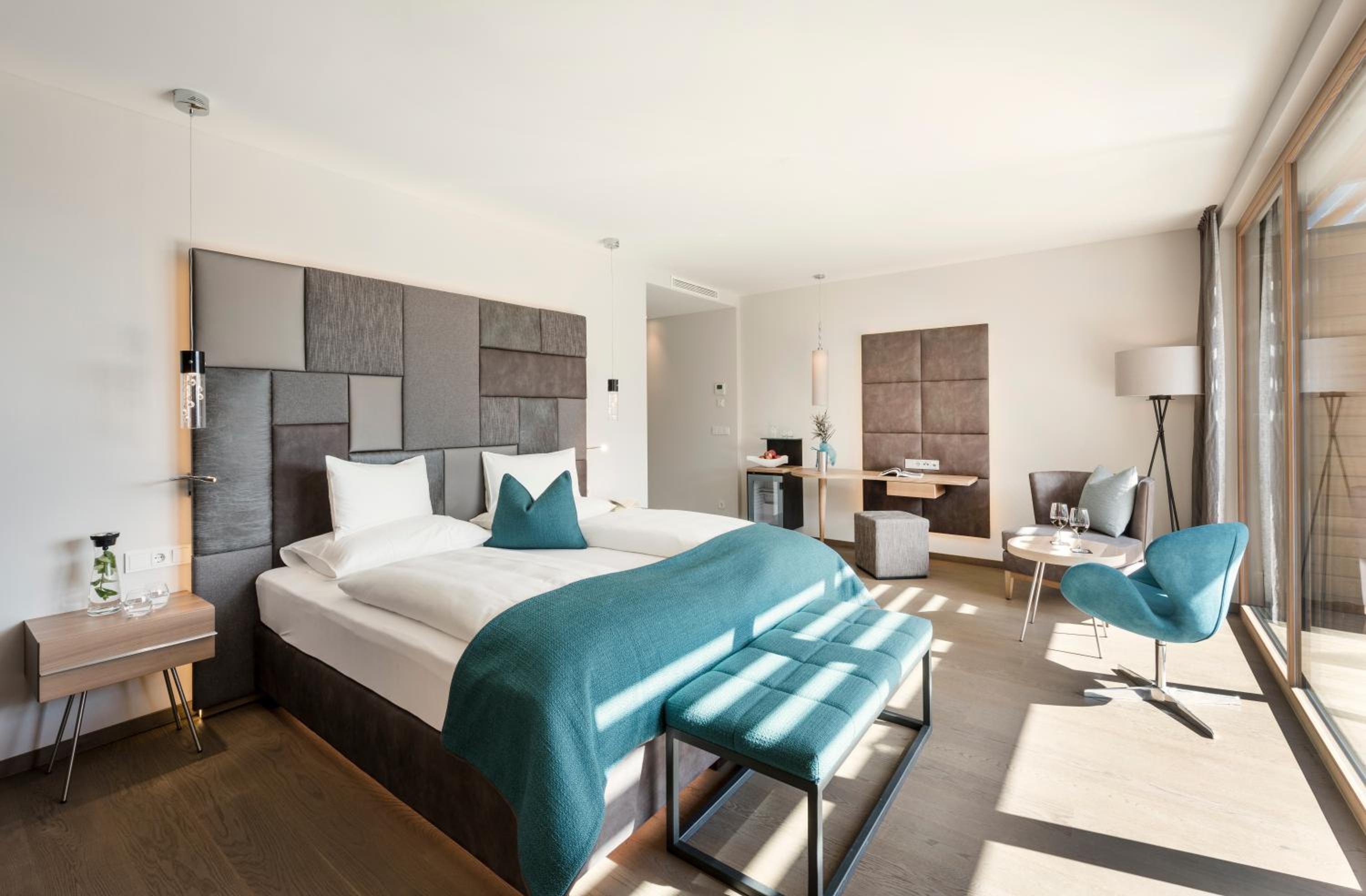 Suite - Photo 1