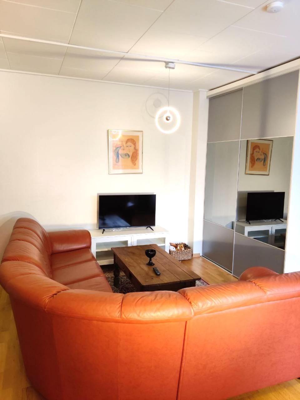 Deluxe Family Suite - Photo 14