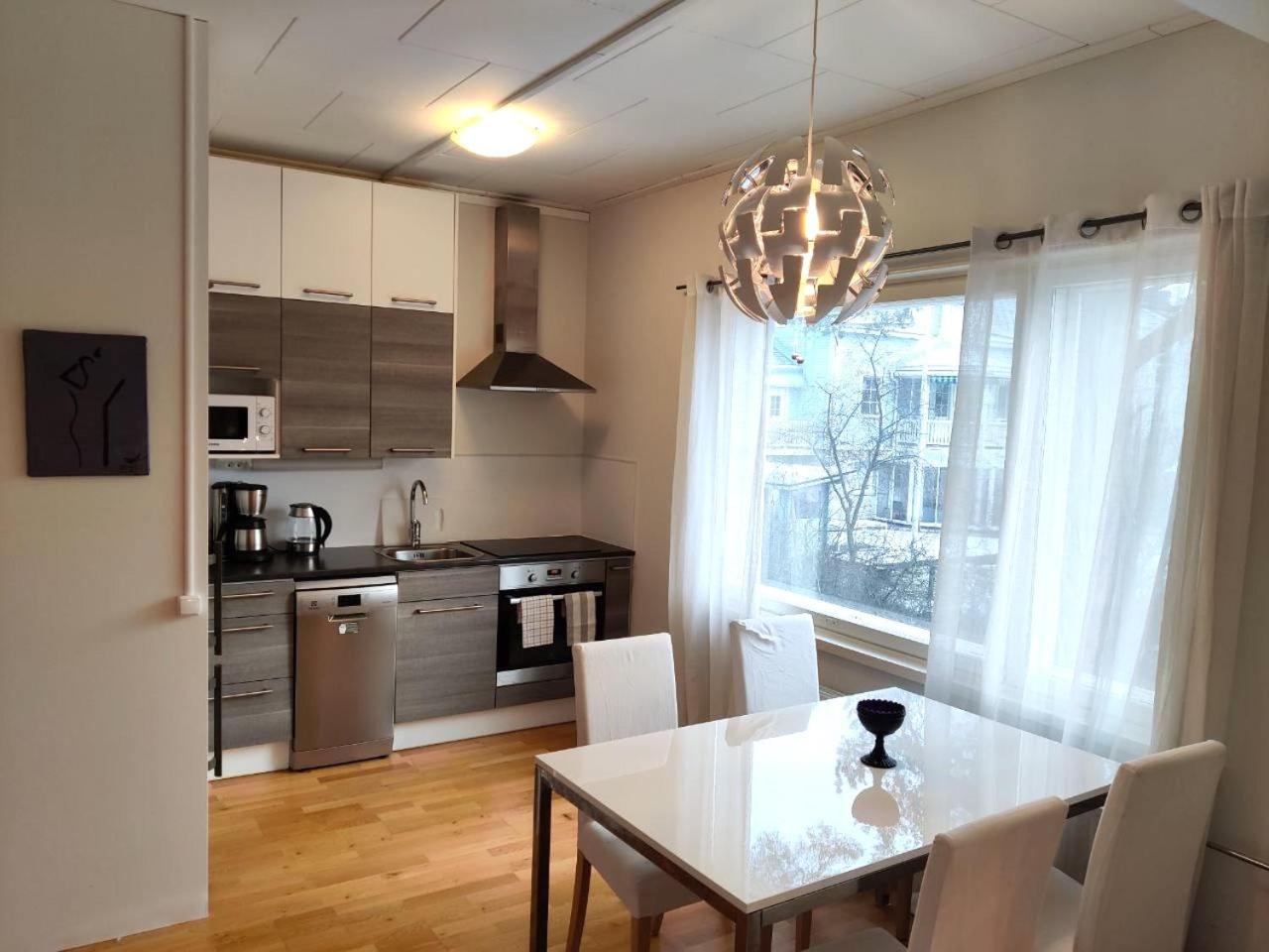 Deluxe Family Suite - Photo 2
