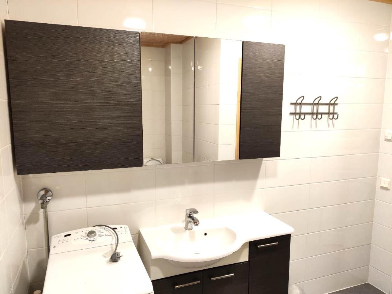 Deluxe Family Suite - Photo 17