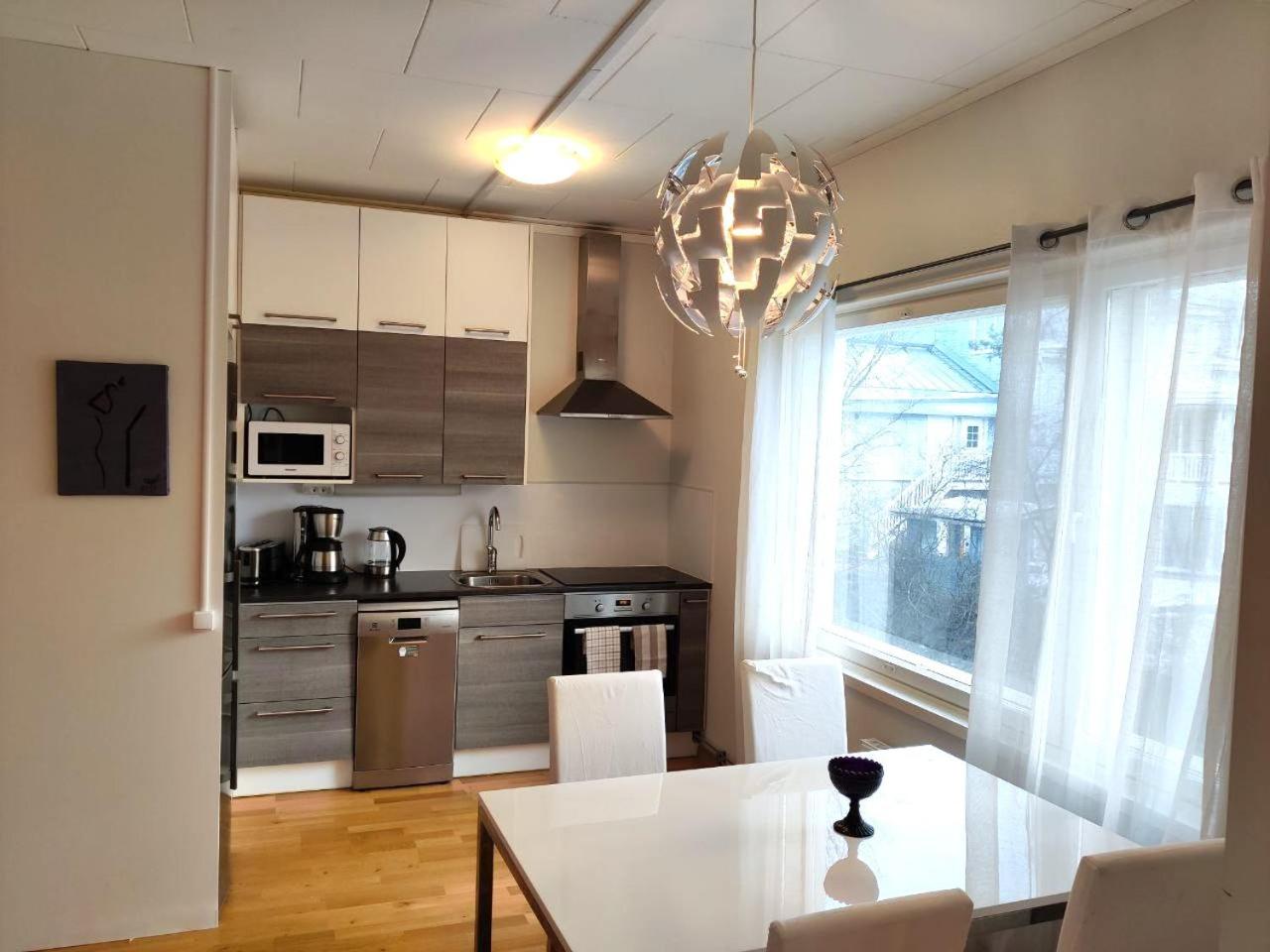 Deluxe Family Suite - Photo 11