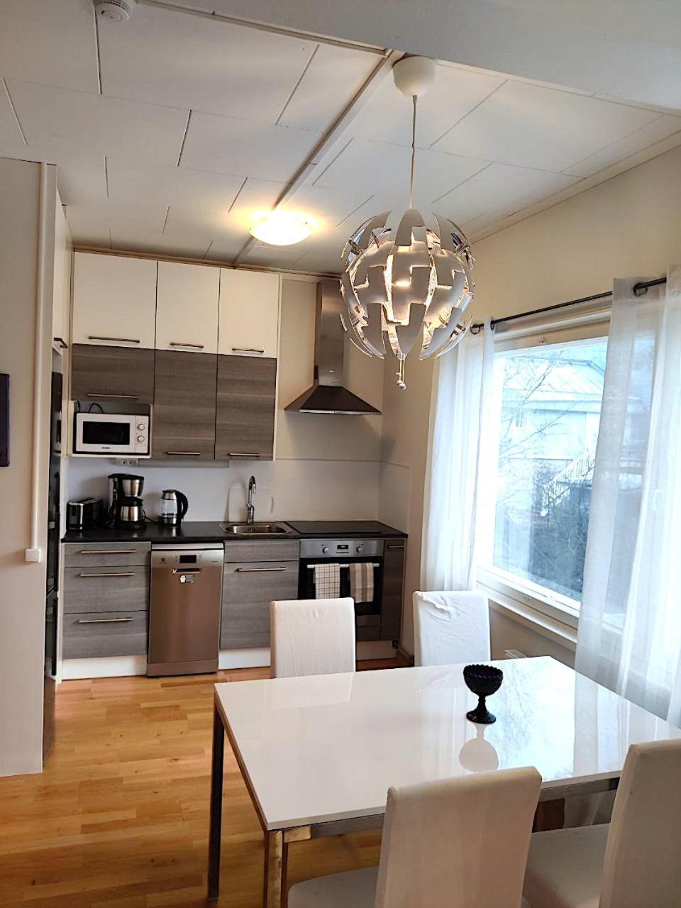 Deluxe Family Suite - Photo 18