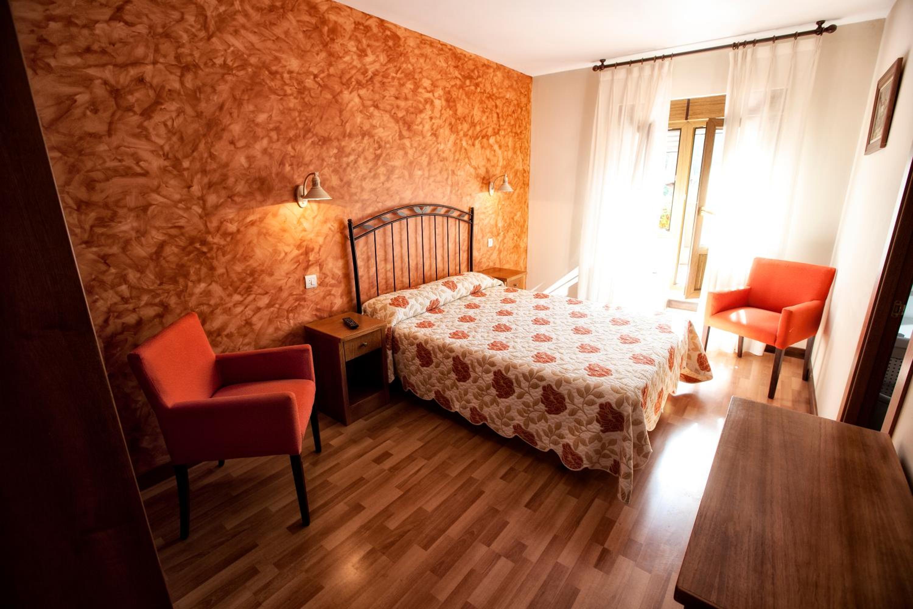 Habitación Doble con Bañera de Hidromasaje