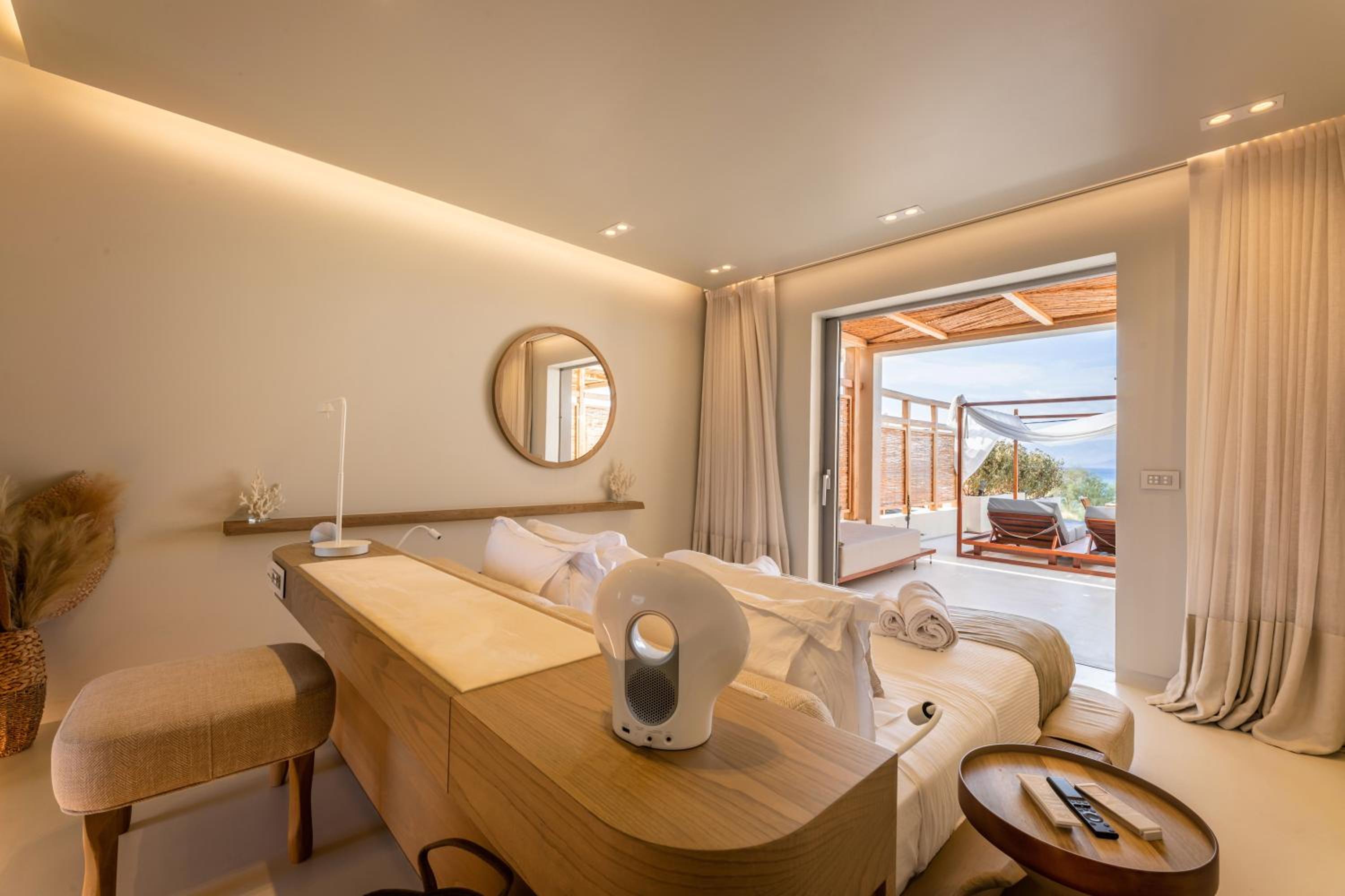 Sea View Suite with outdoor hot tub & day bed  photo 1