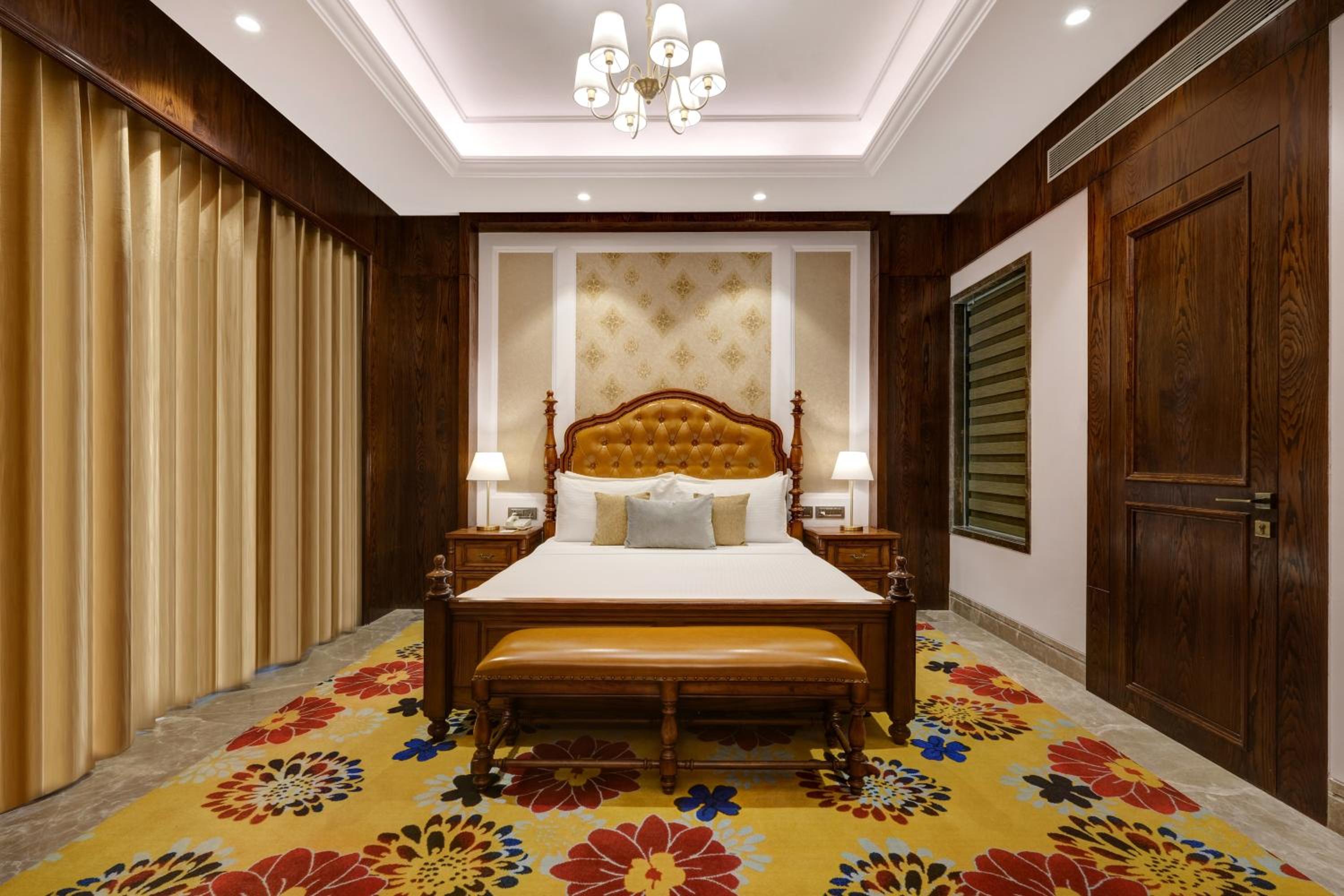 Executive King Suite - Photo 14