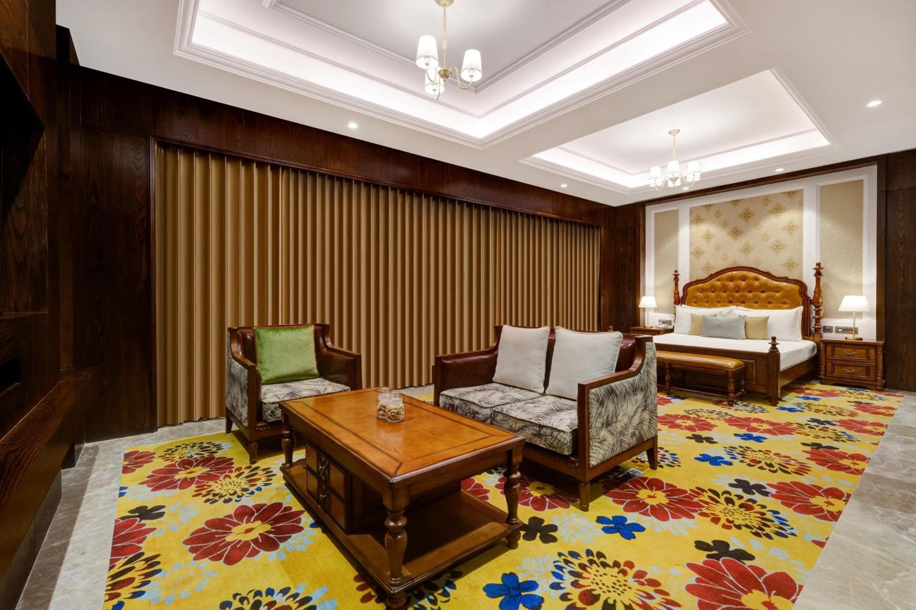 Executive King Suite - Photo 3