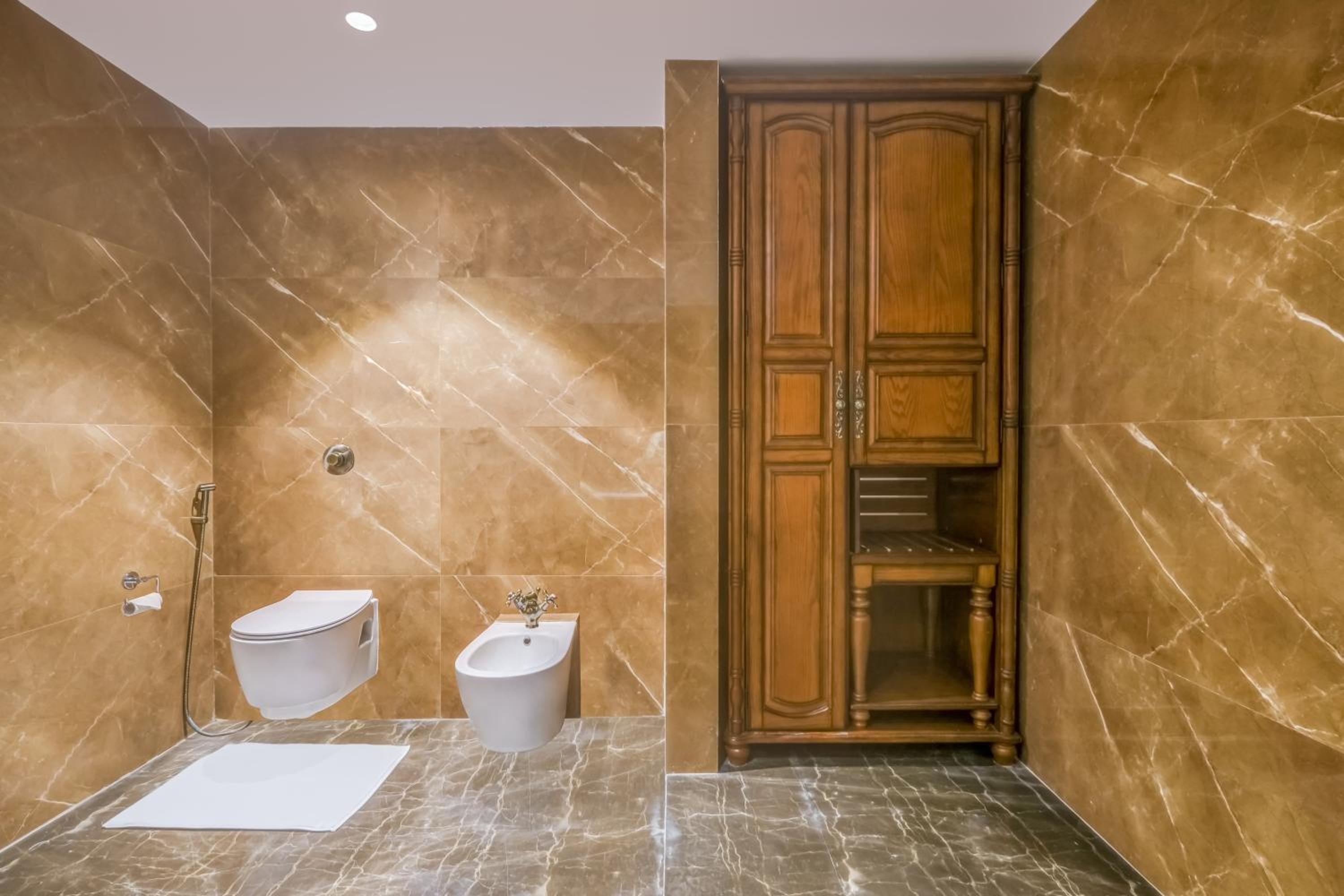 Executive King Suite - Photo 4