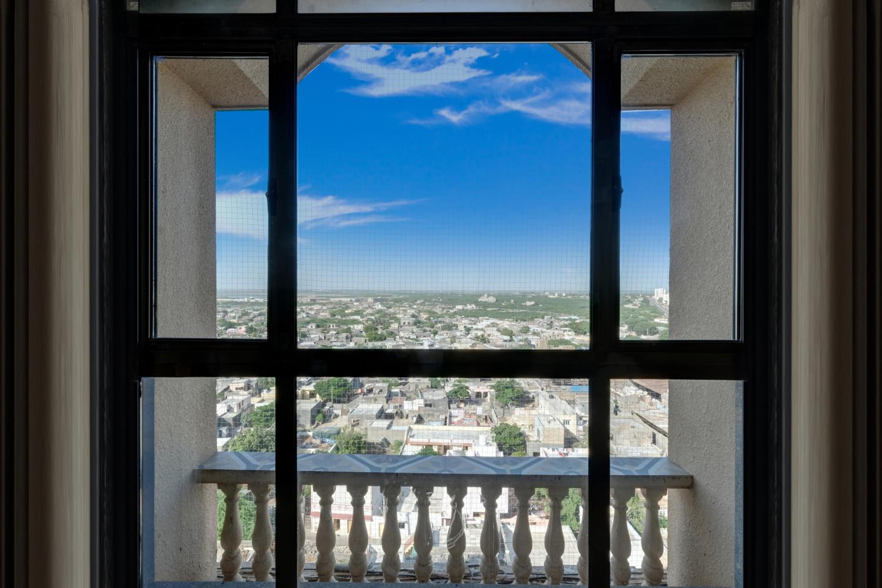 Executive King Suite - Photo 5