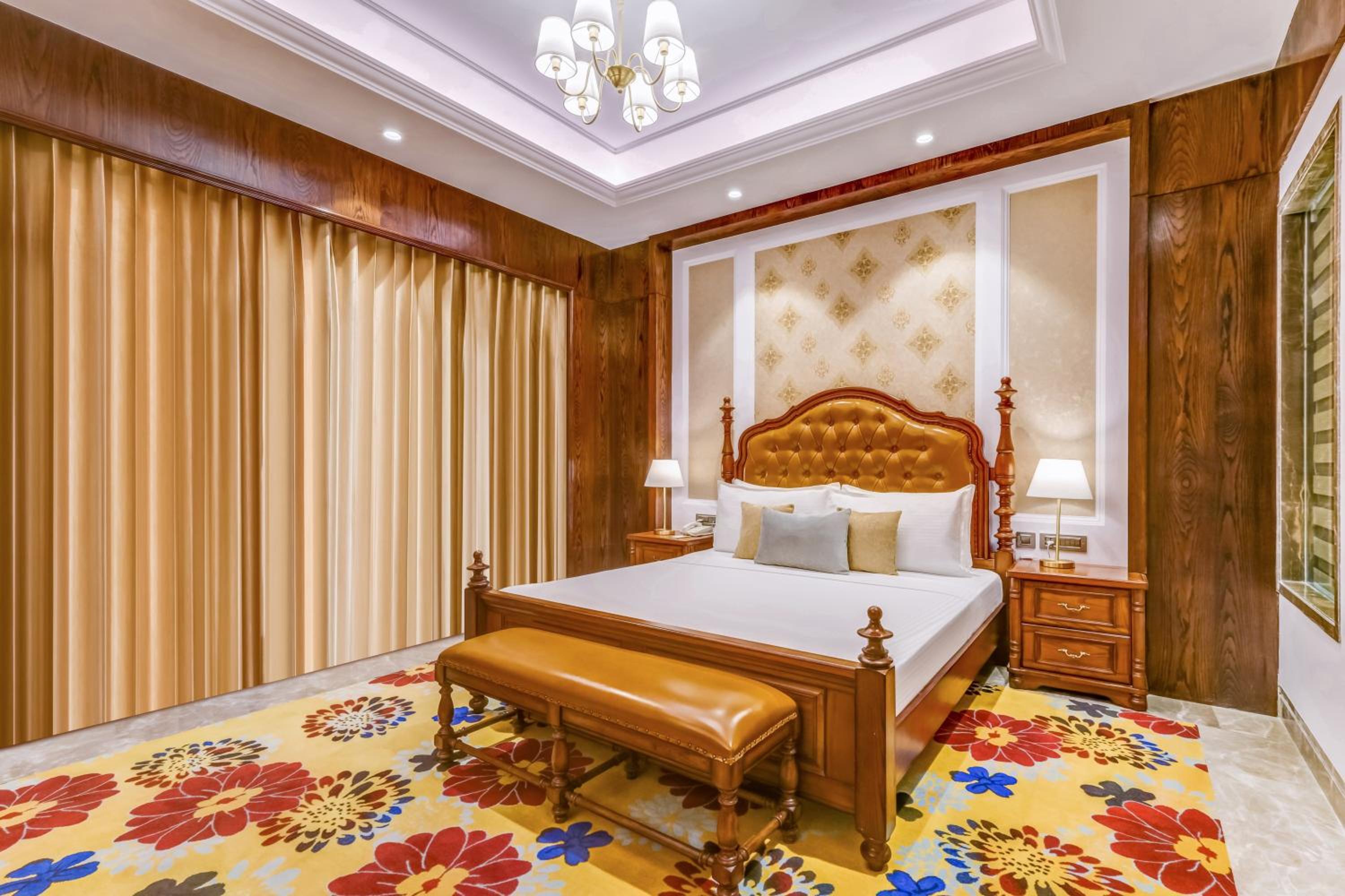 Executive King Suite - Photo 6