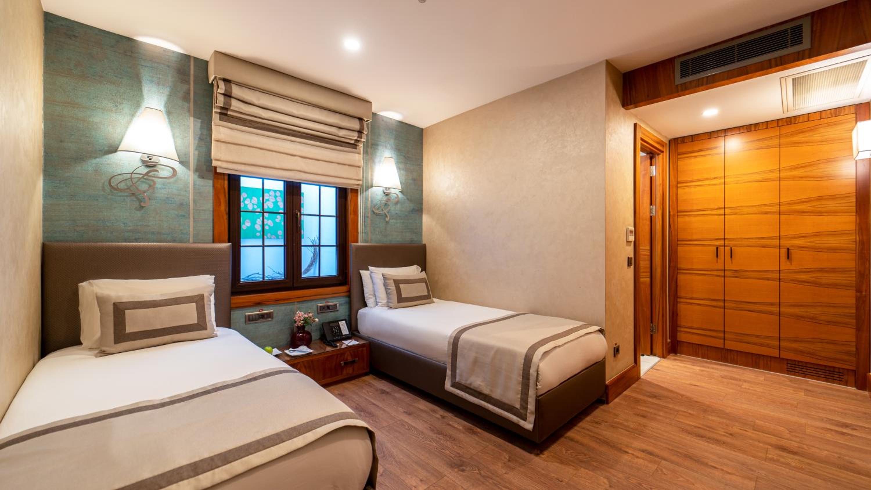 Standard Twin Room photo 1