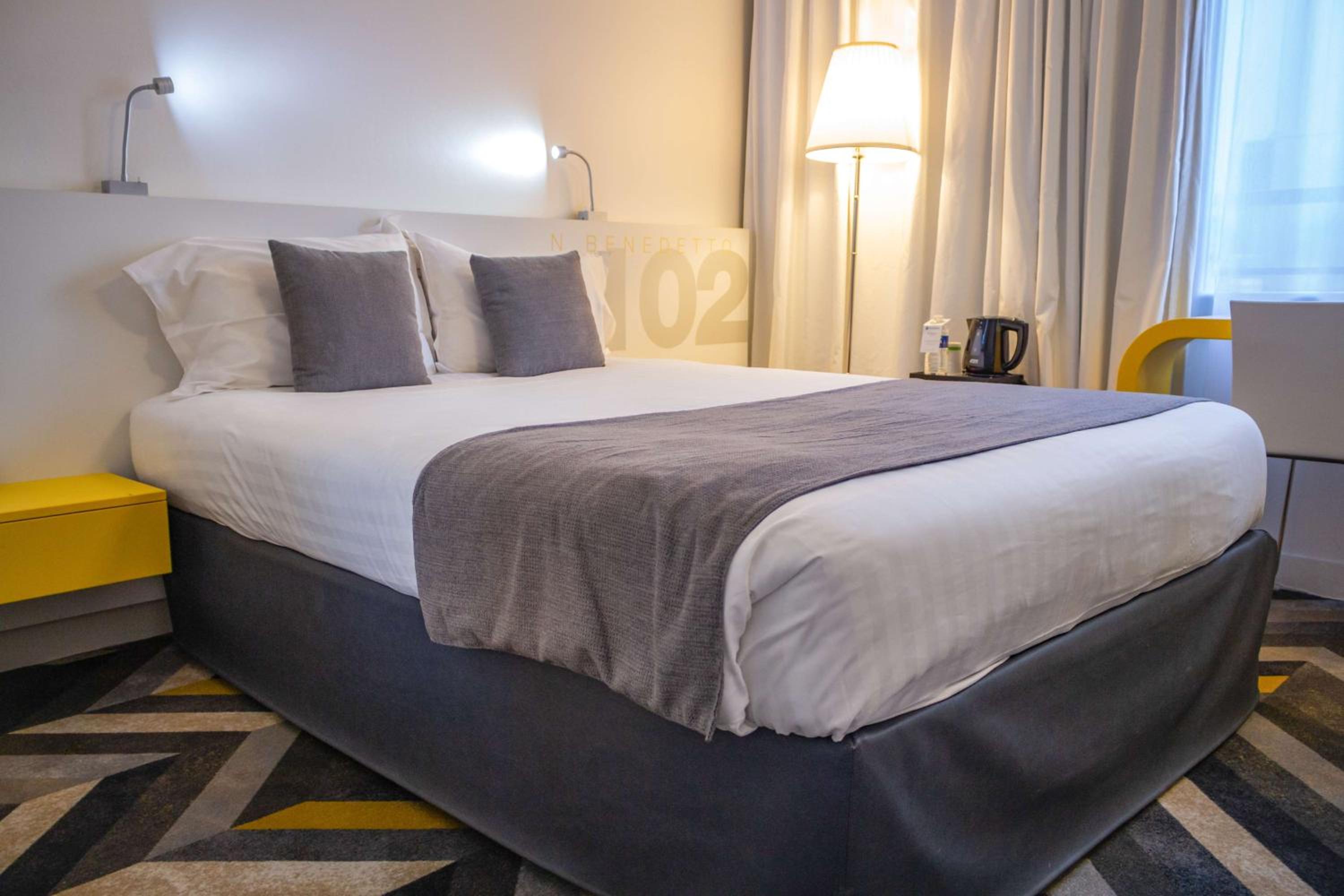 Classic Double Room with Double Bed - Non-Smoking - Photo 2