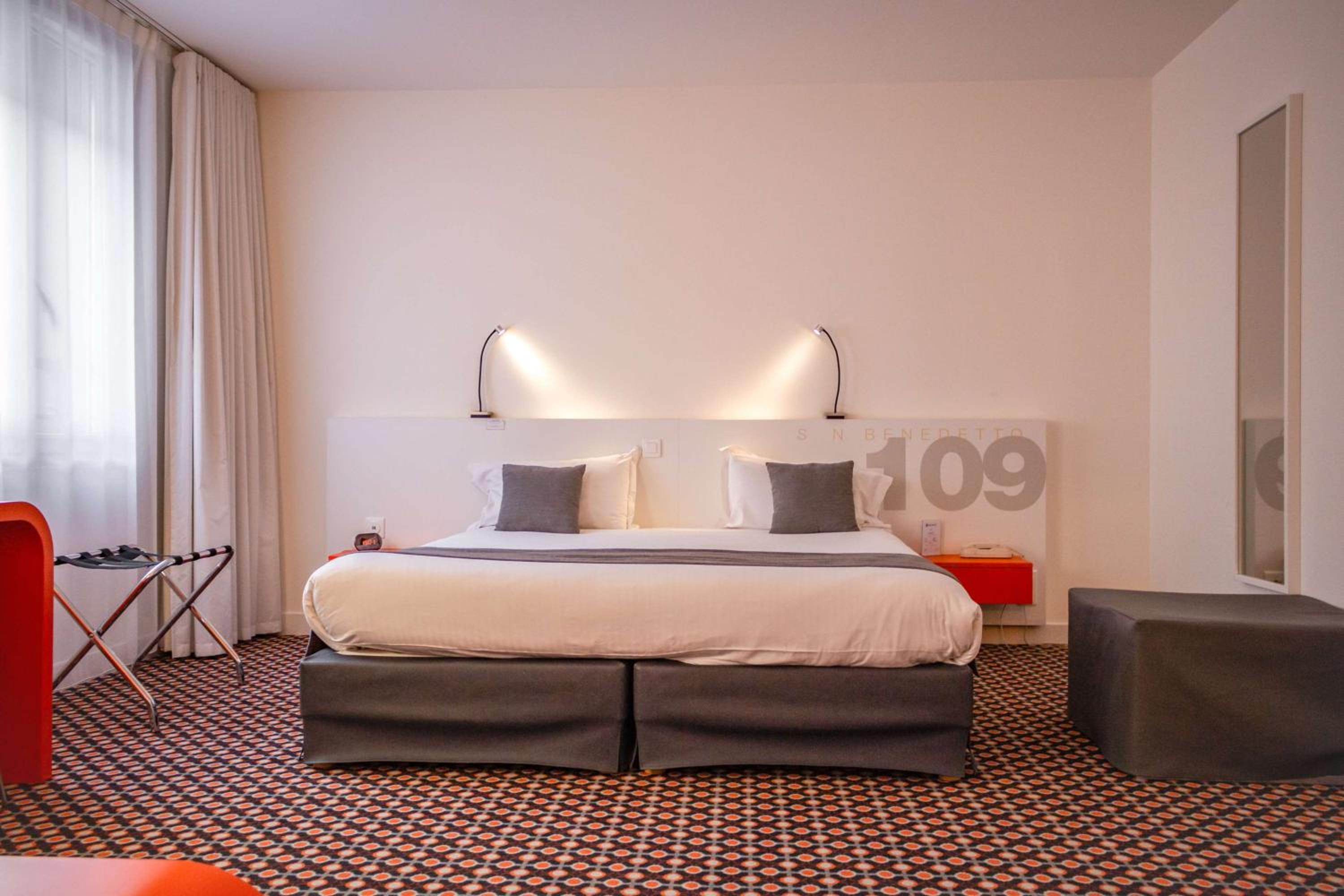 Superior King Room - Photo 5