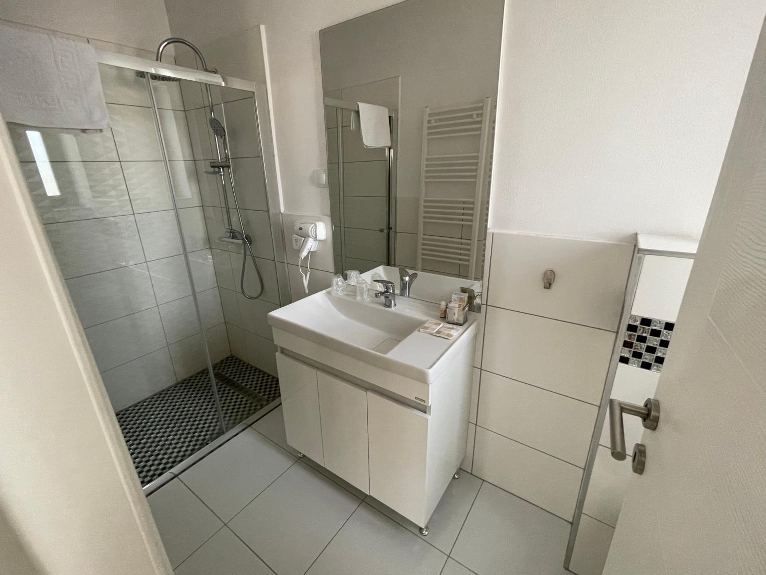 Two-Bedroom Apartment - Photo 7