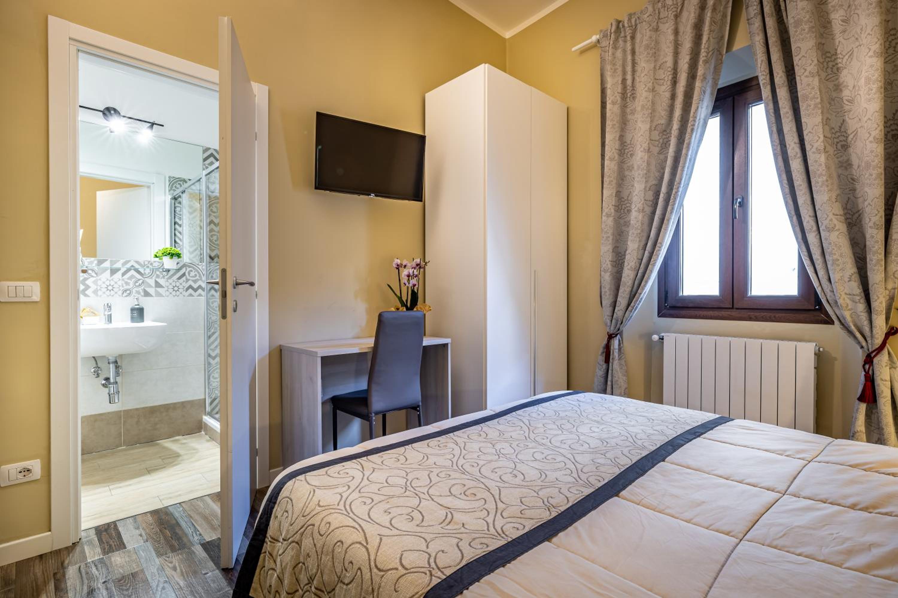 Double or Twin Room photo 3