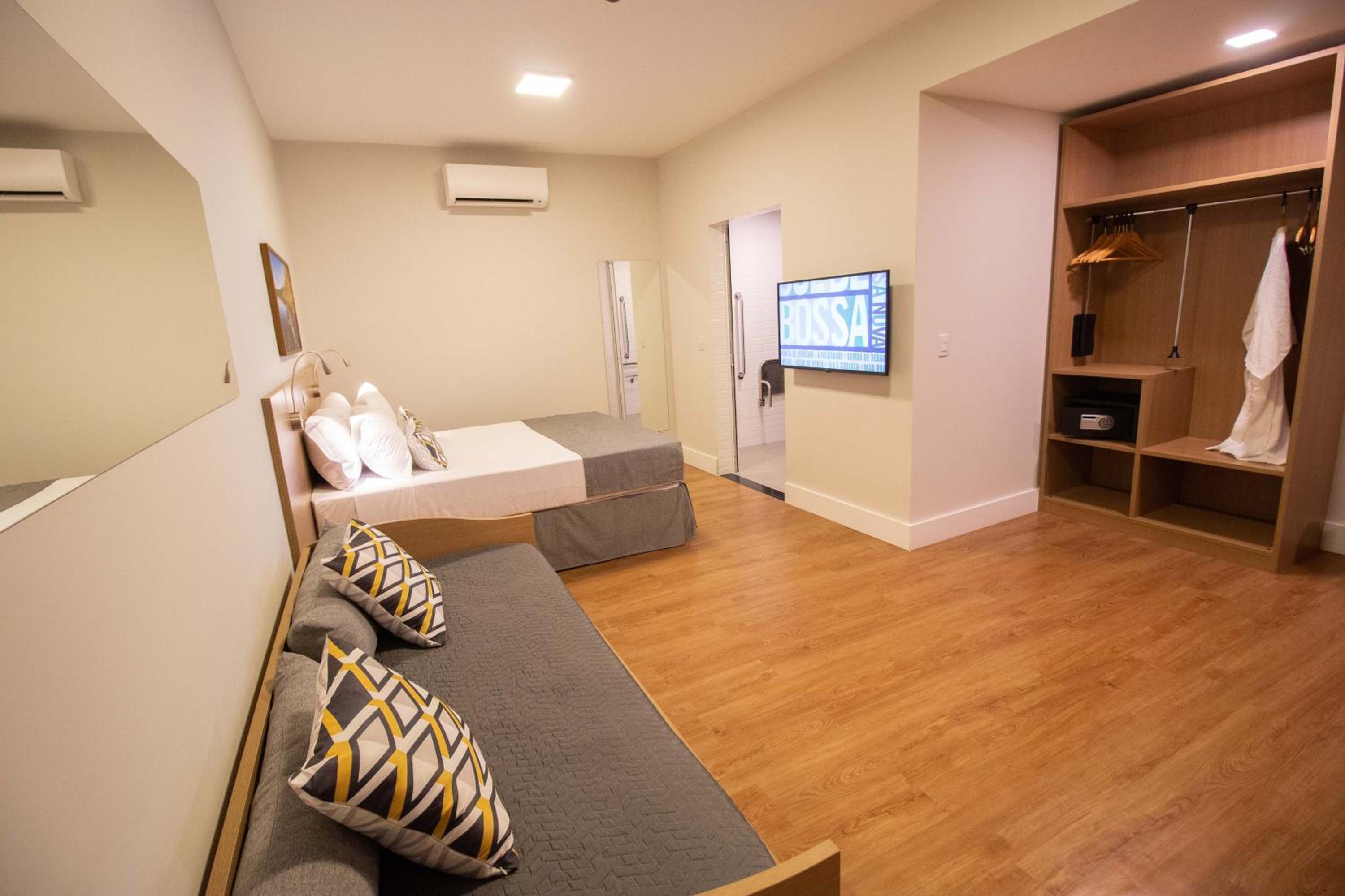 Deluxe Queen Suite - Disability Access photo 2