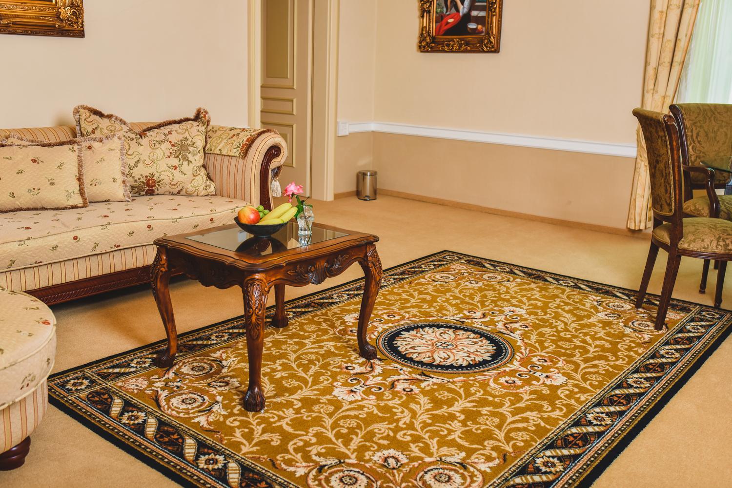 Deluxe King Suite photo 3