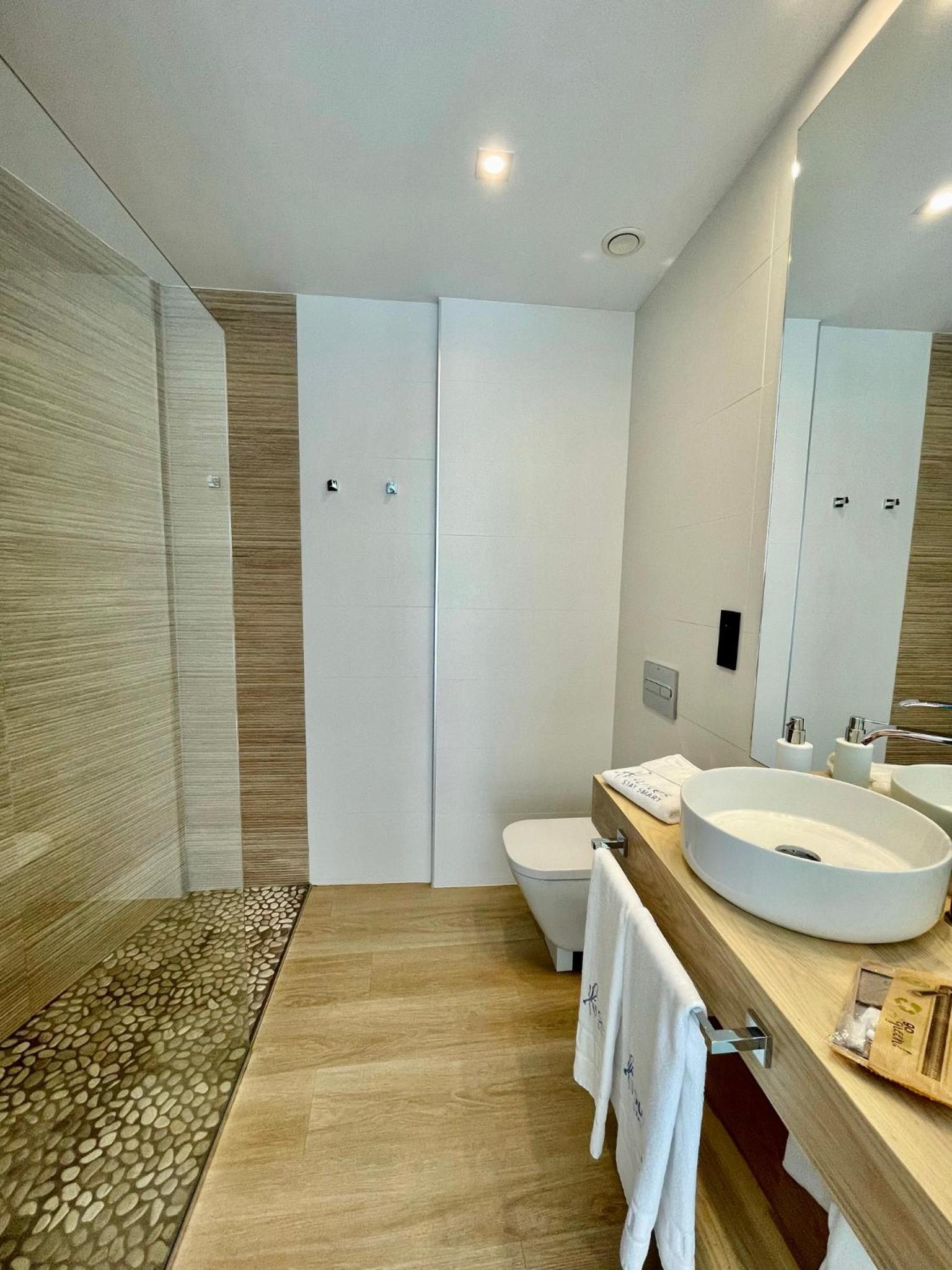 Deluxe Suite - Photo 4