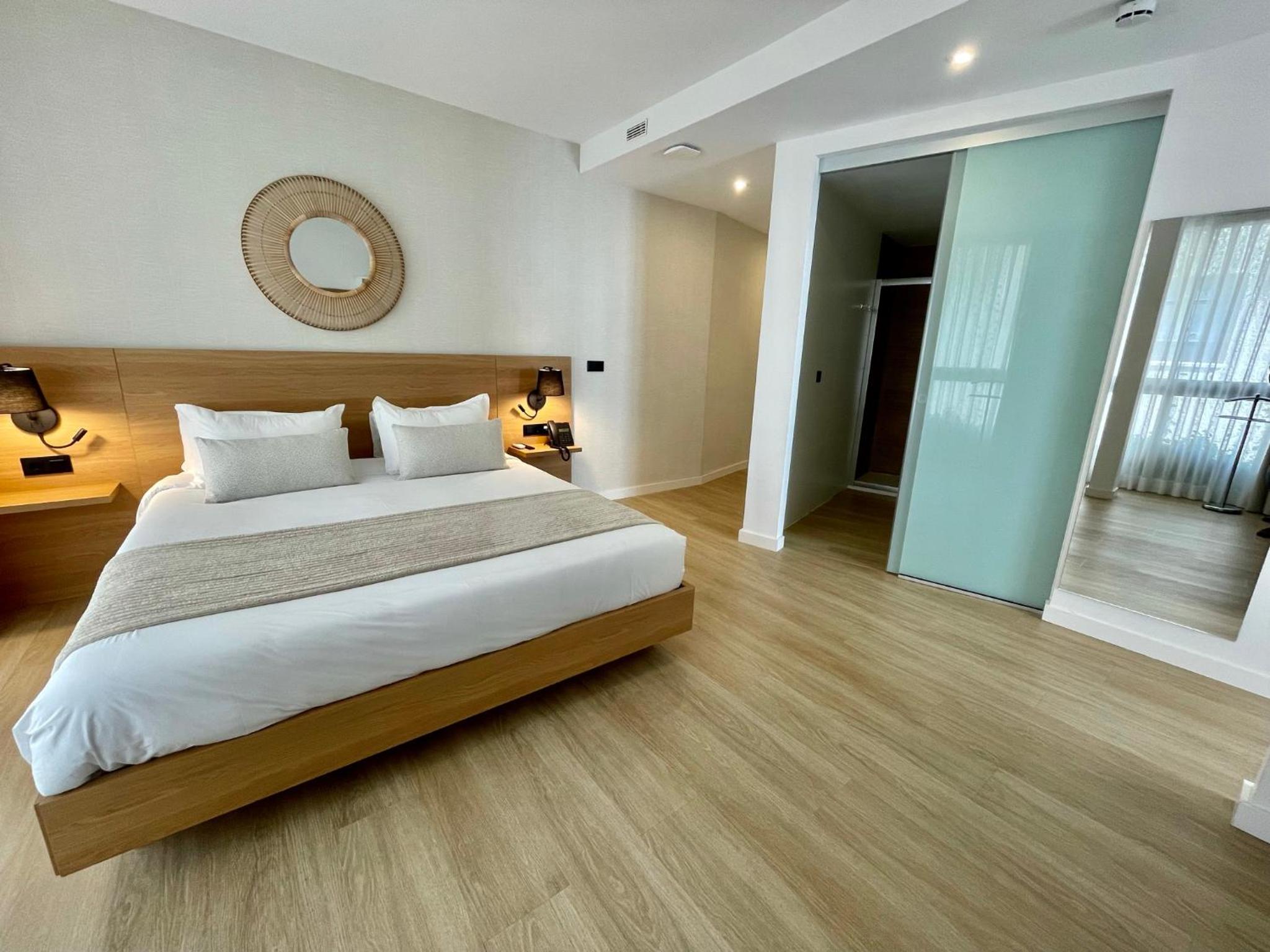Executive Suite - Photo 1